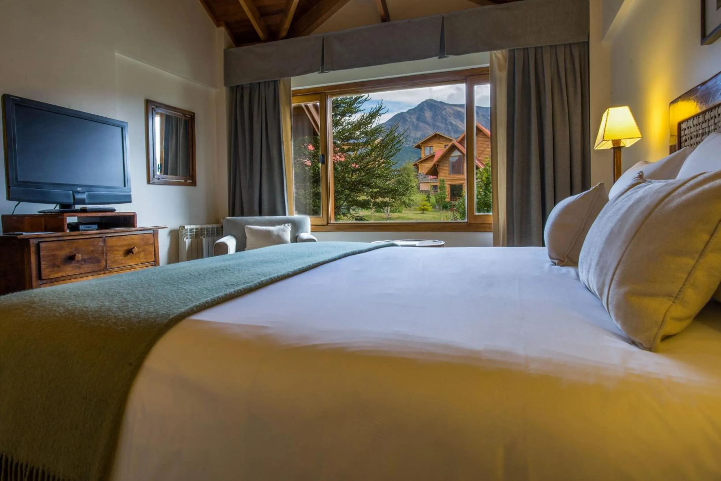 Mountain view, Bed in Los Cauquenes Resort + Spa + Experiences