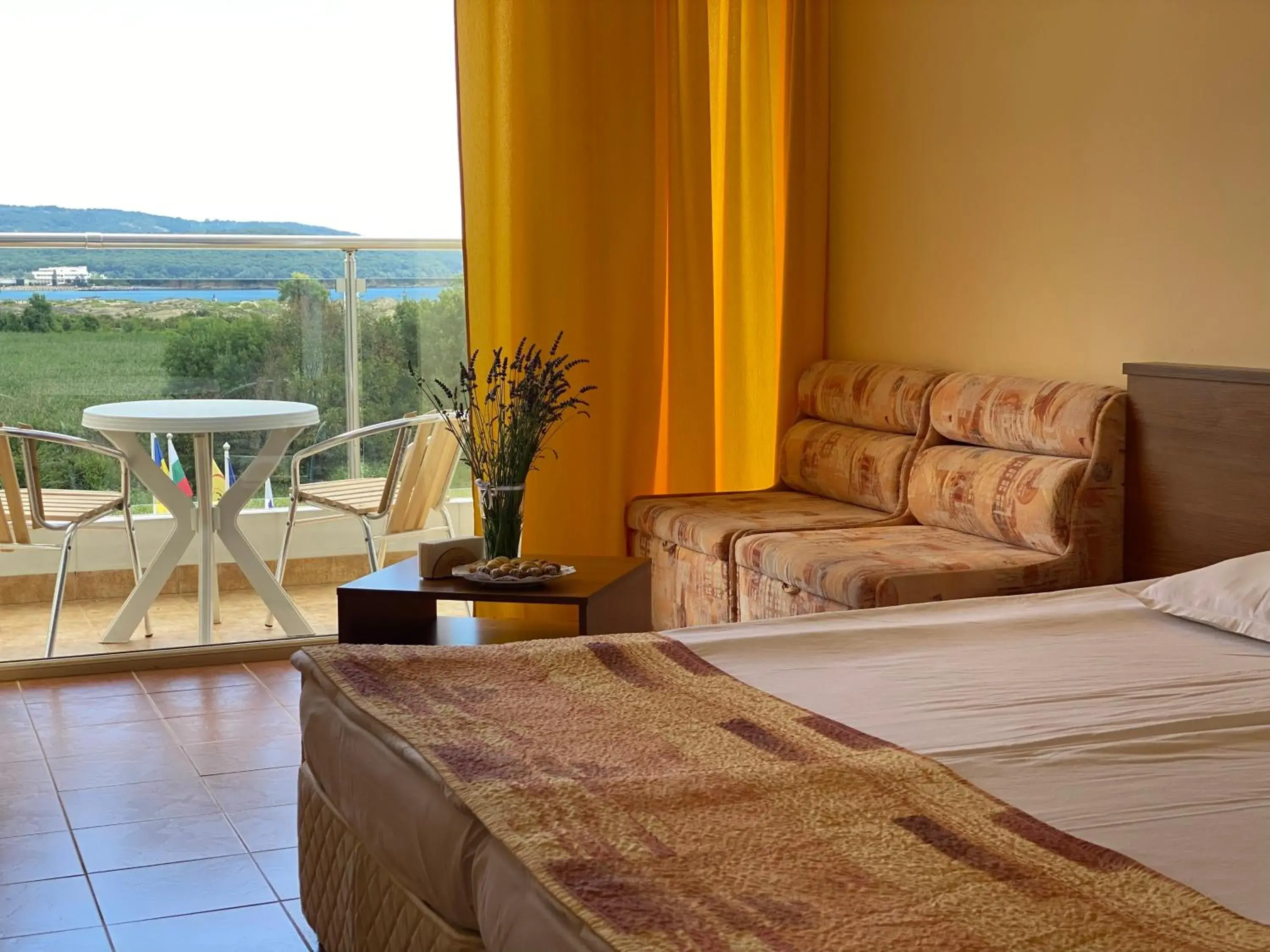 Photo of the whole room, Bed in Hotel Plamena Palace Photo of the whole room, Bed in Hotel Plamena Palace