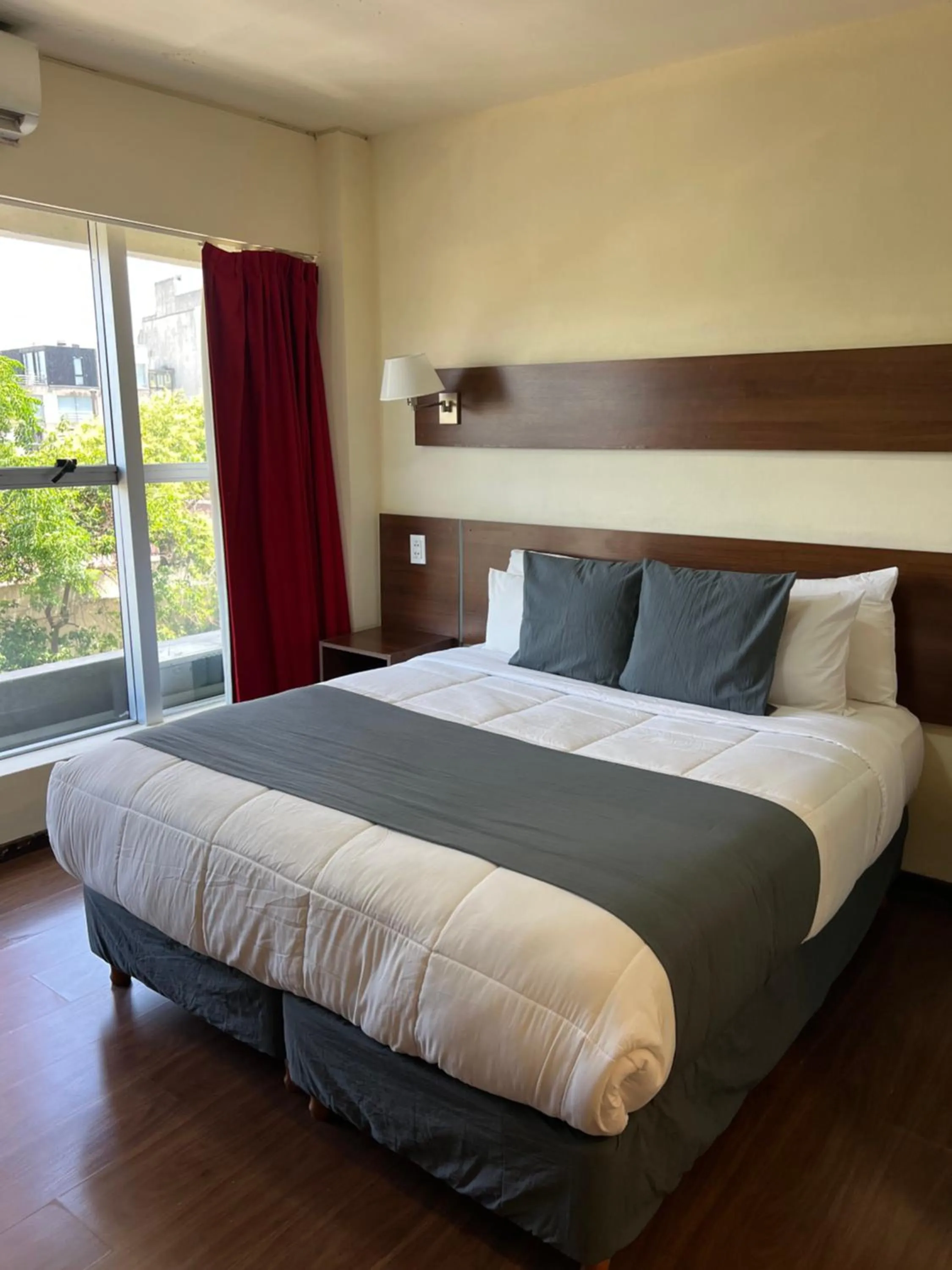 Property building, Bed in First Palermo Hotel