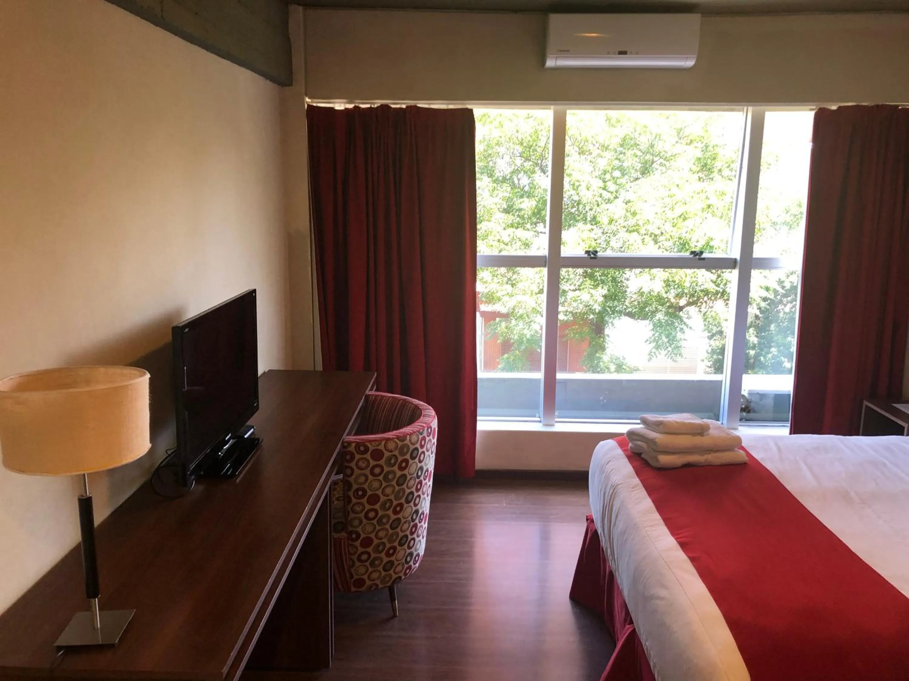 TV and multimedia, Bed in First Palermo Hotel