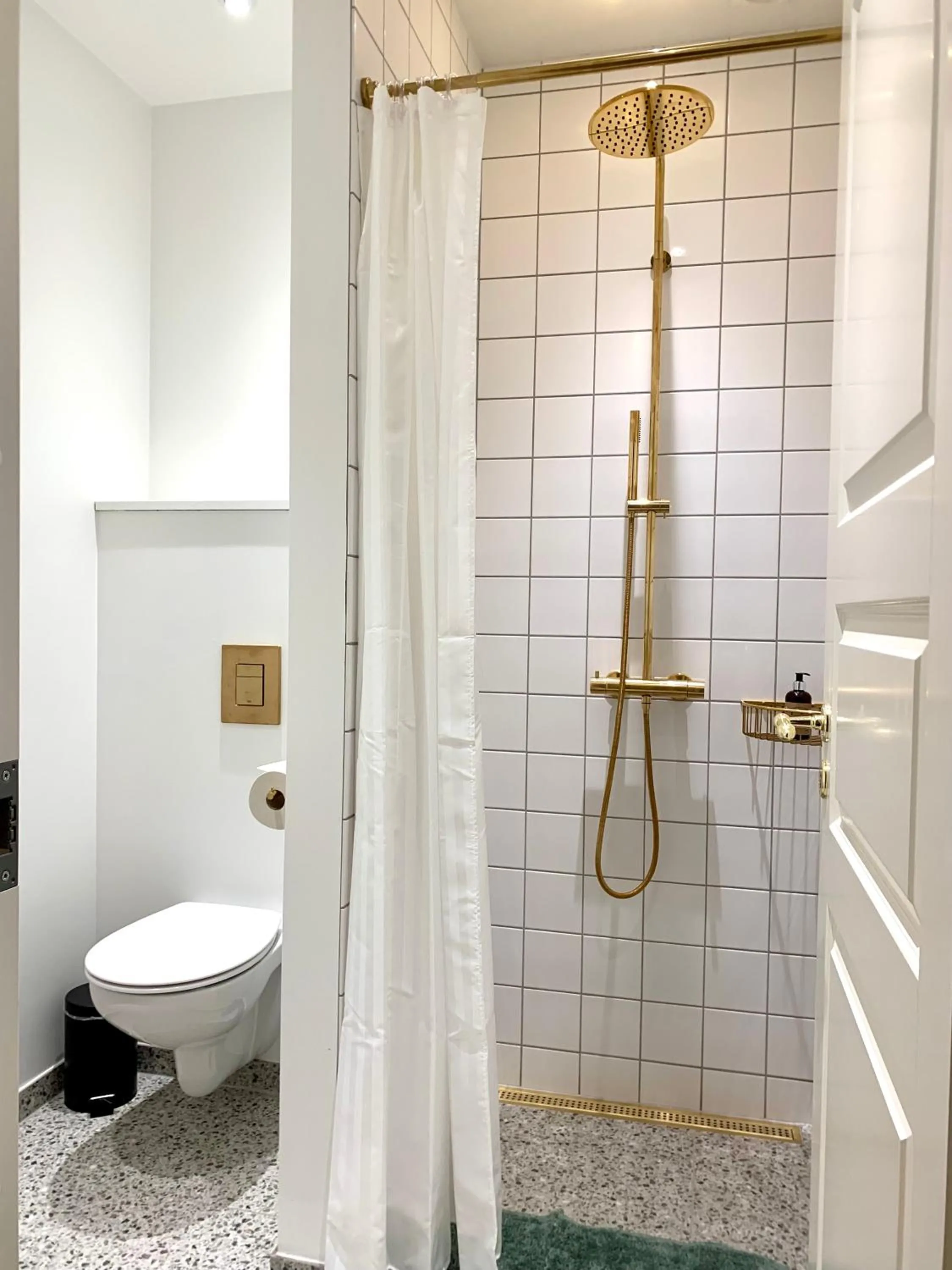Bathroom in JANTZENs HOTEL