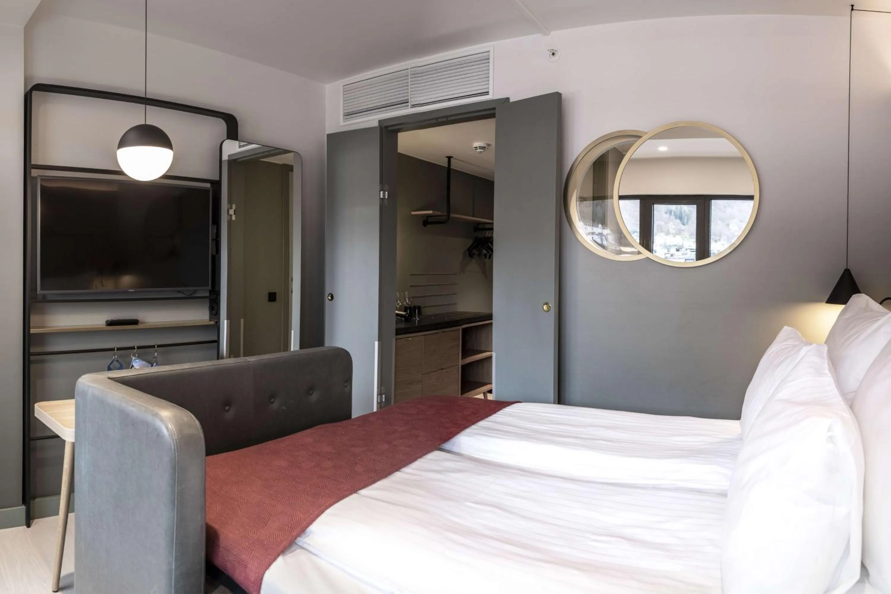 Bedroom, Bed in Hotel Norge by Scandic