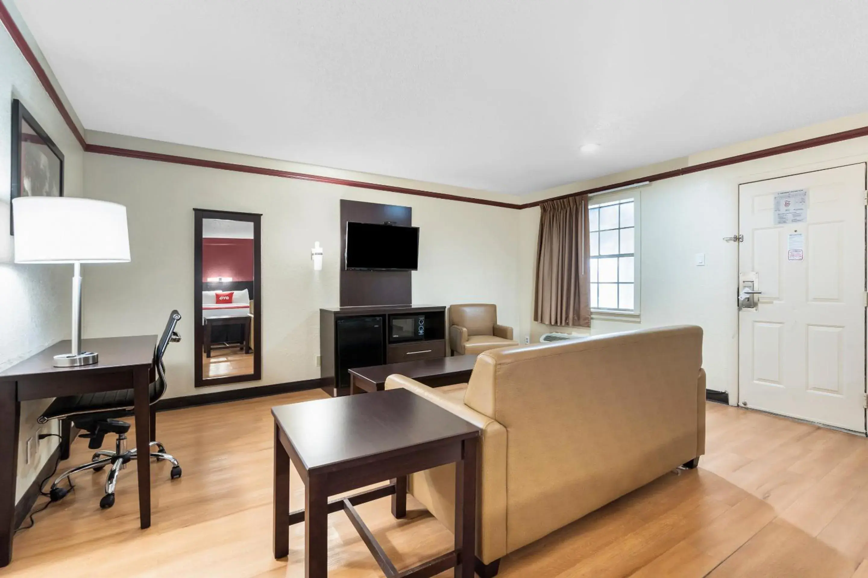 Bedroom in OYO Hotel Tulsa N Sheridan Rd & Airport Bedroom in OYO Hotel Tulsa N Sheridan Rd & Airport