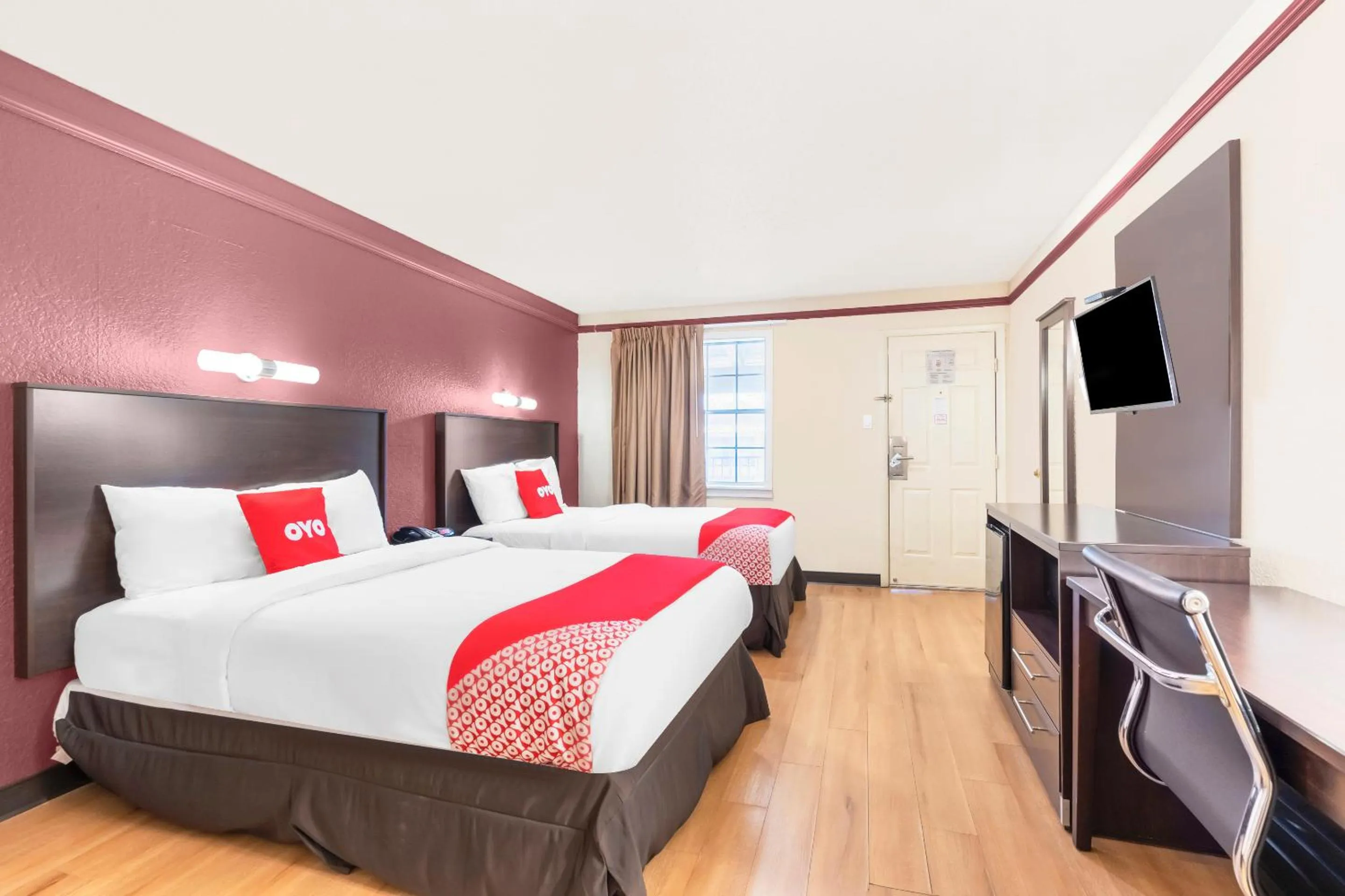 Bedroom, Bed in OYO Hotel Tulsa N Sheridan Rd & Airport