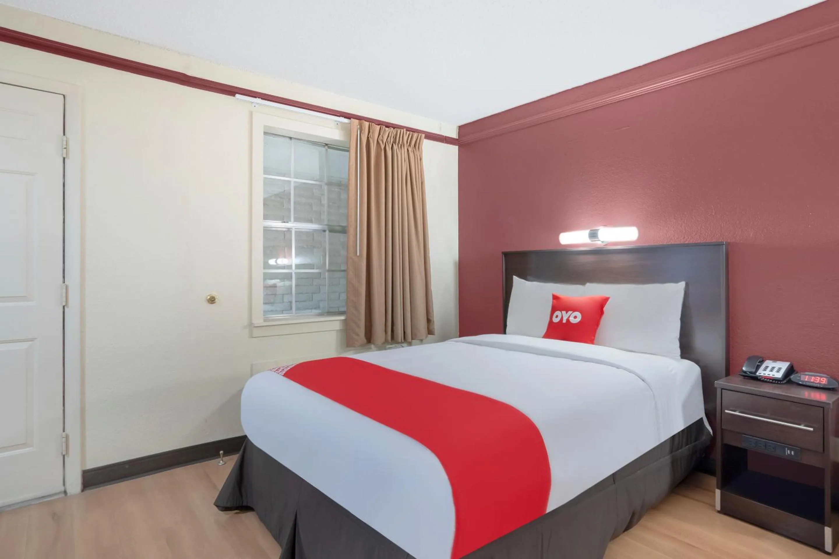 Bedroom, Bed in OYO Hotel Tulsa N Sheridan Rd & Airport