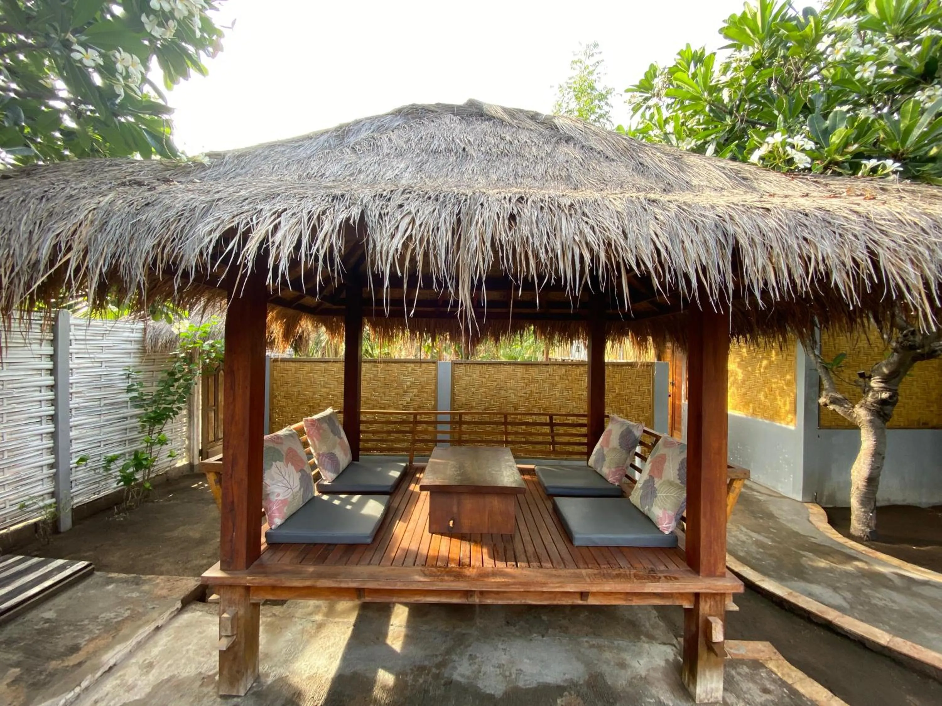 group of guests in Villa Kinagu