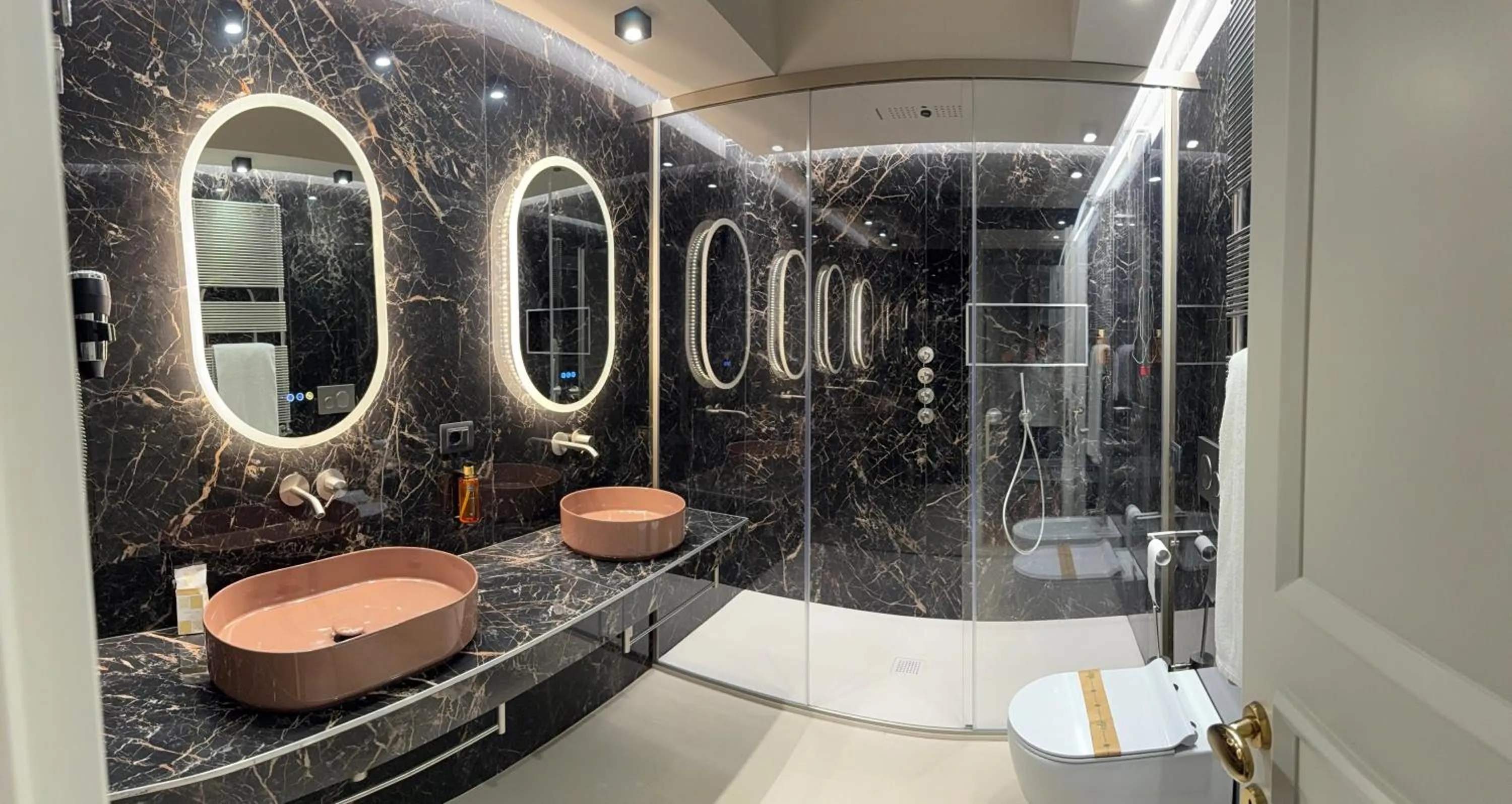 Toilet in La Locanda Del Pontefice - Luxury Country House