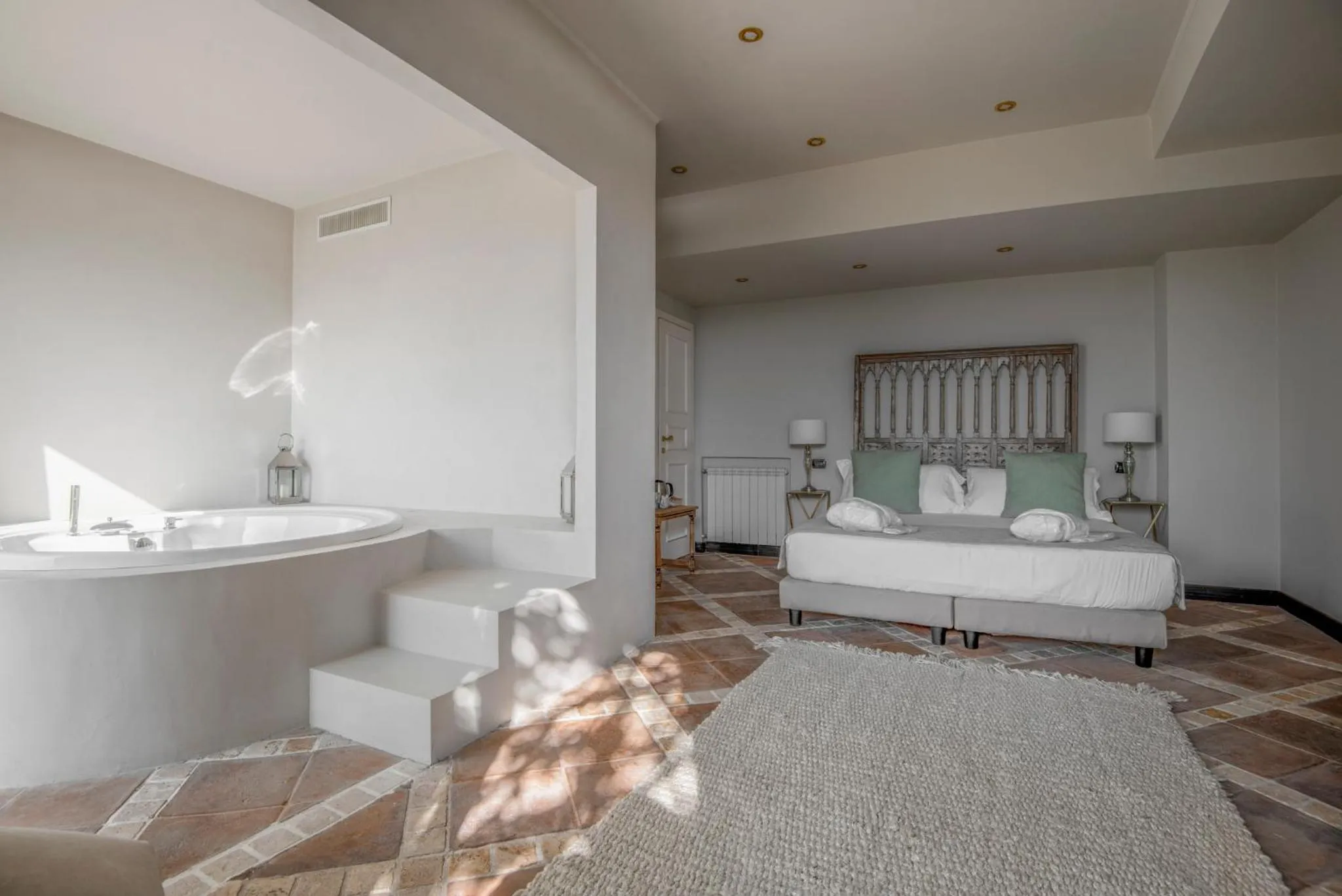 Hot Tub in La Locanda Del Pontefice - Luxury Country House