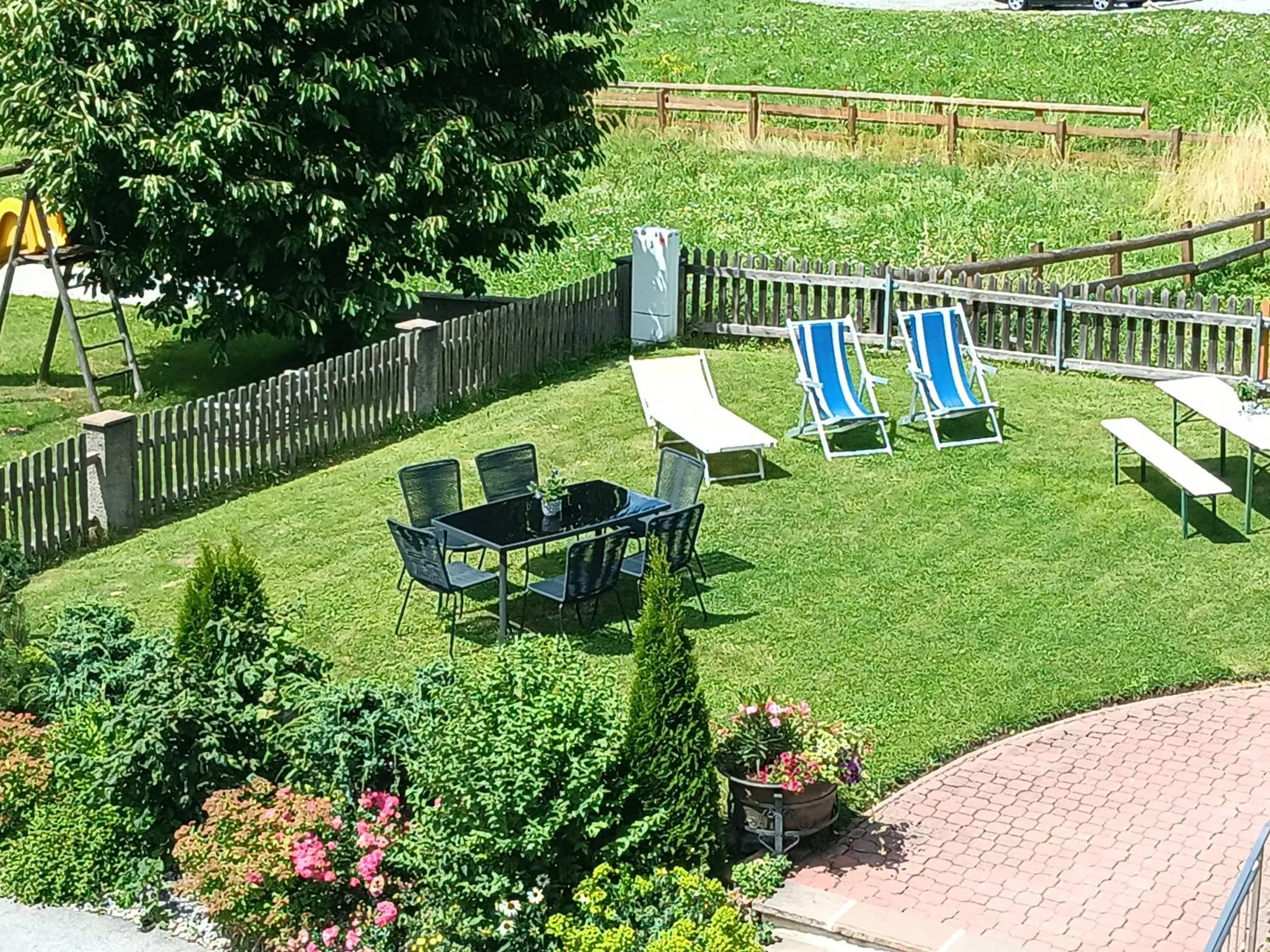 Garden view in Pension Tirol