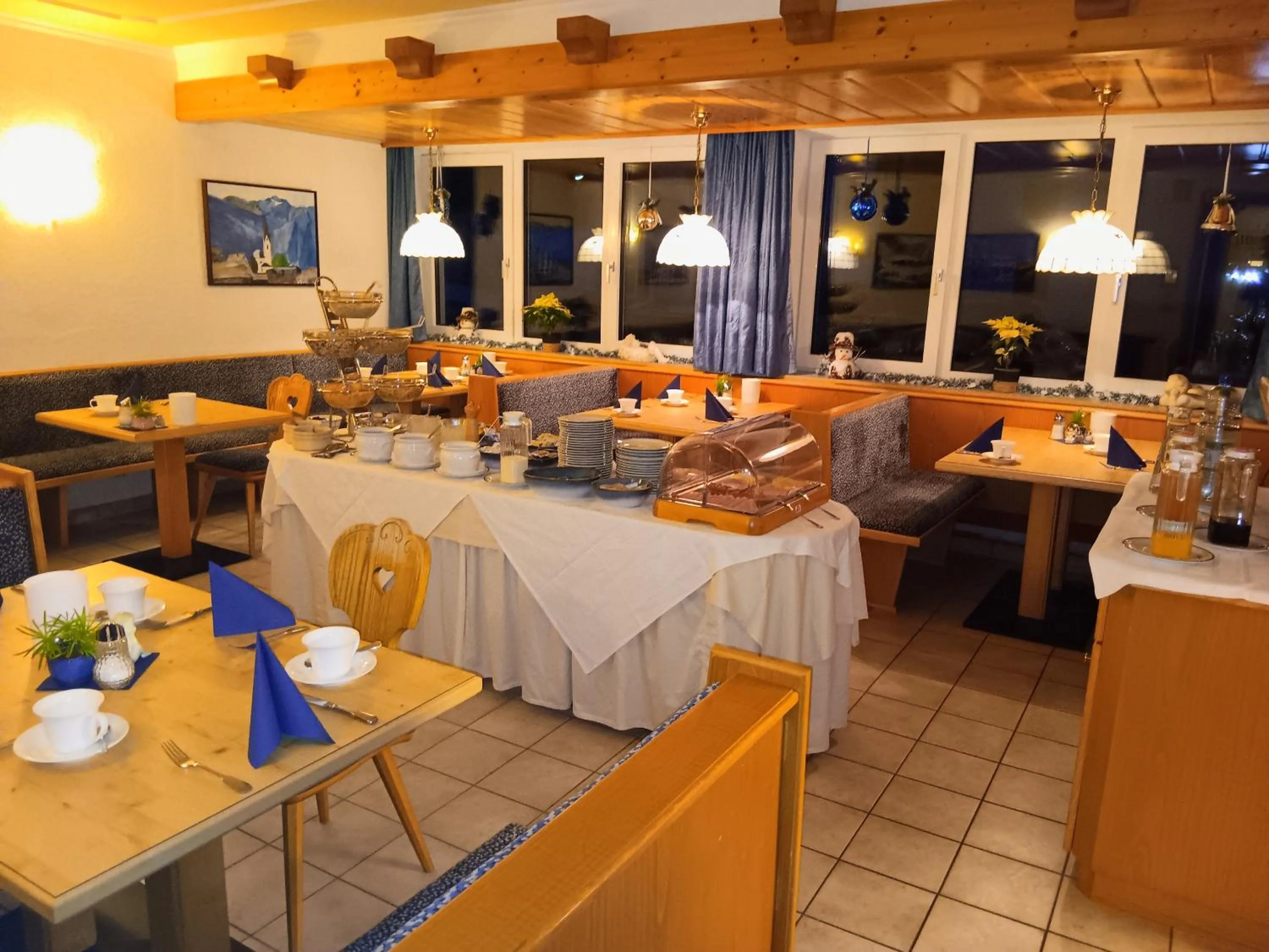 Breakfast in Pension Tirol
