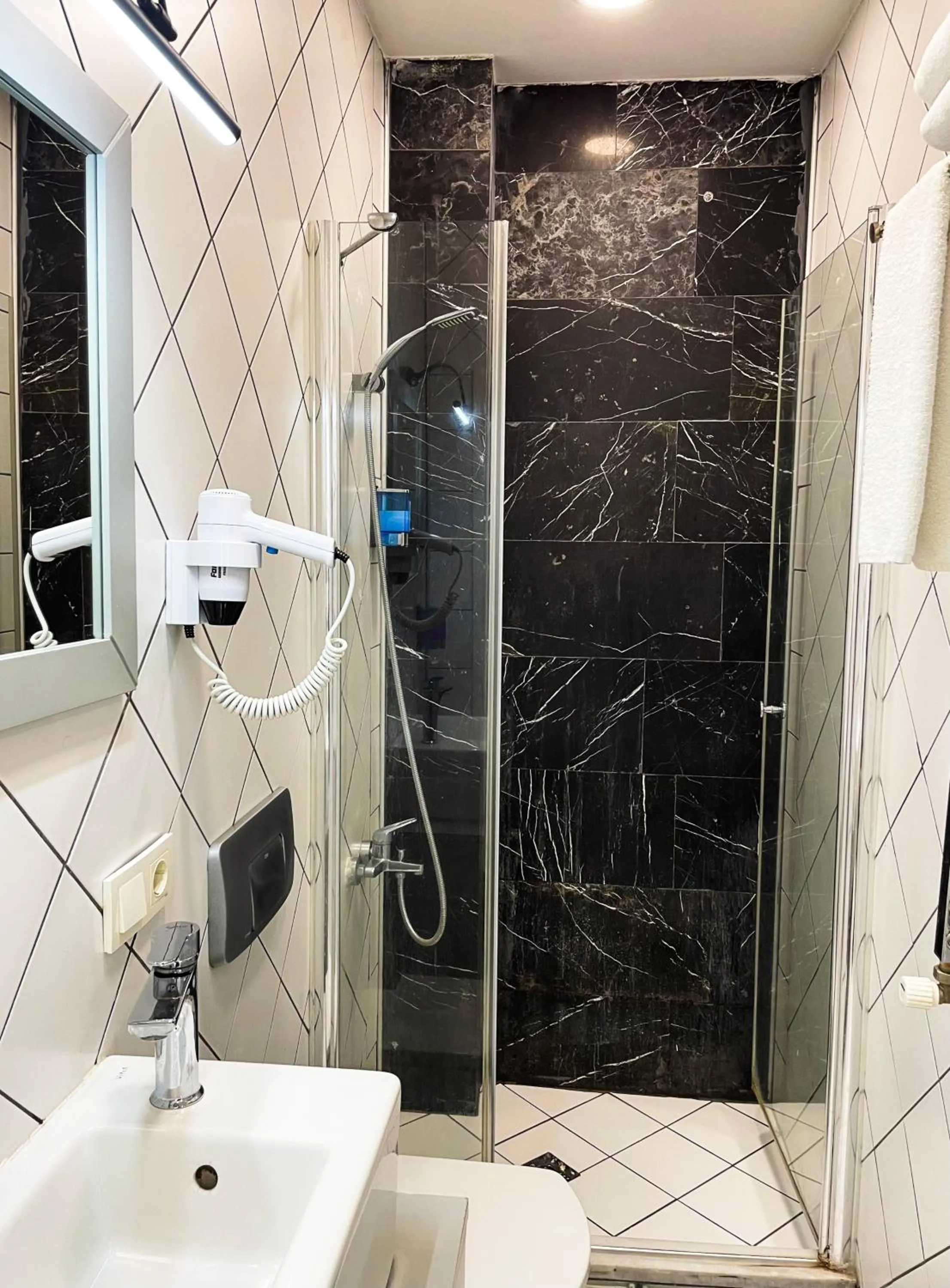 Shower in Royal Pera Taksim