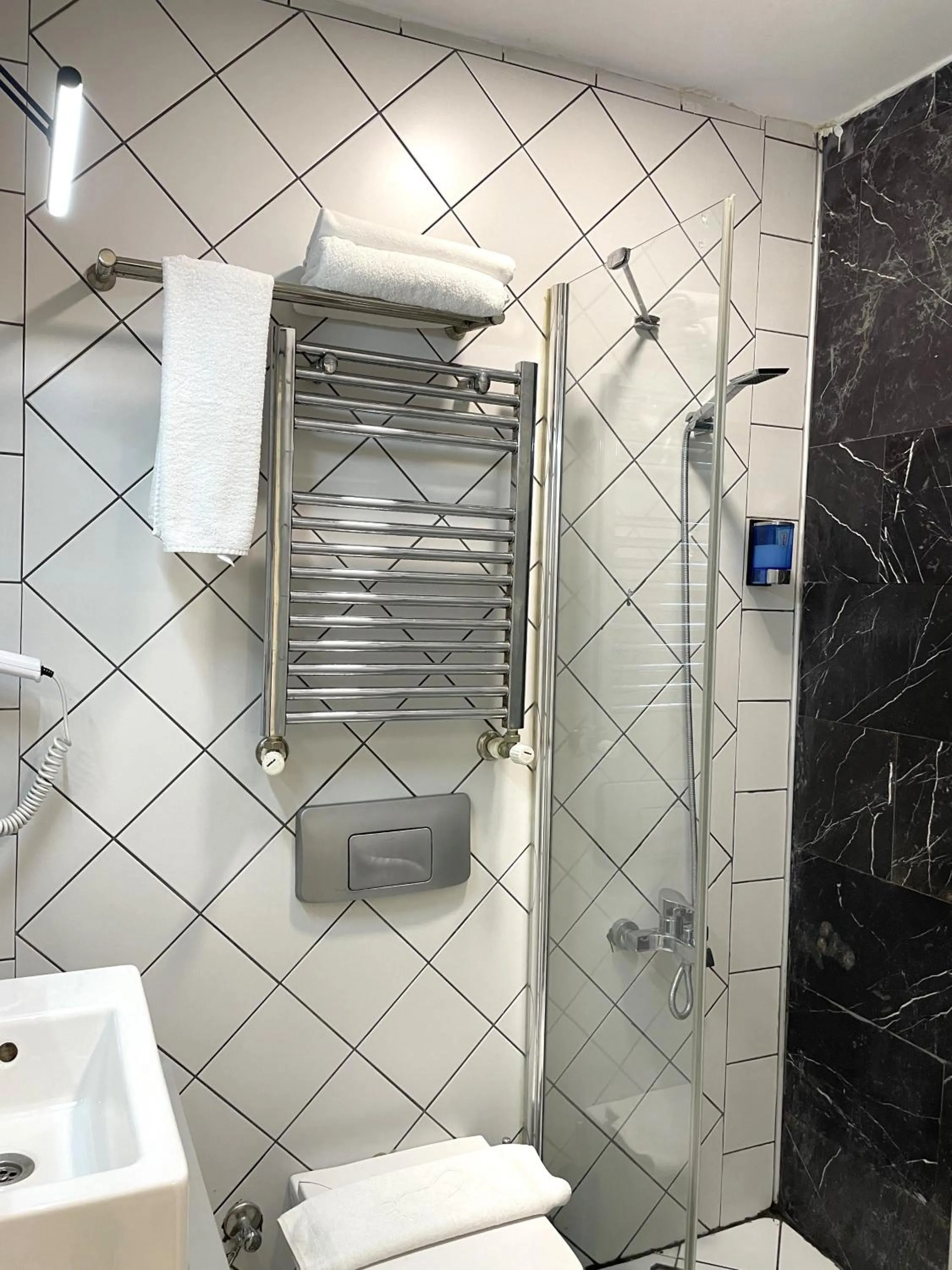 Shower in Royal Pera Taksim
