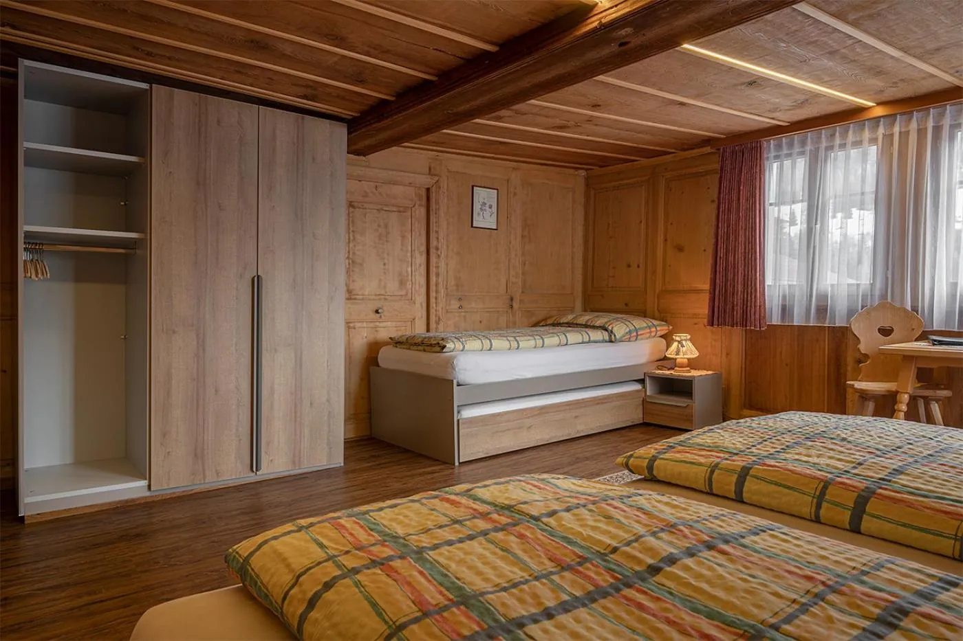 Photo of the whole room, Bed in Hotel-Restaurant Drei Tannen