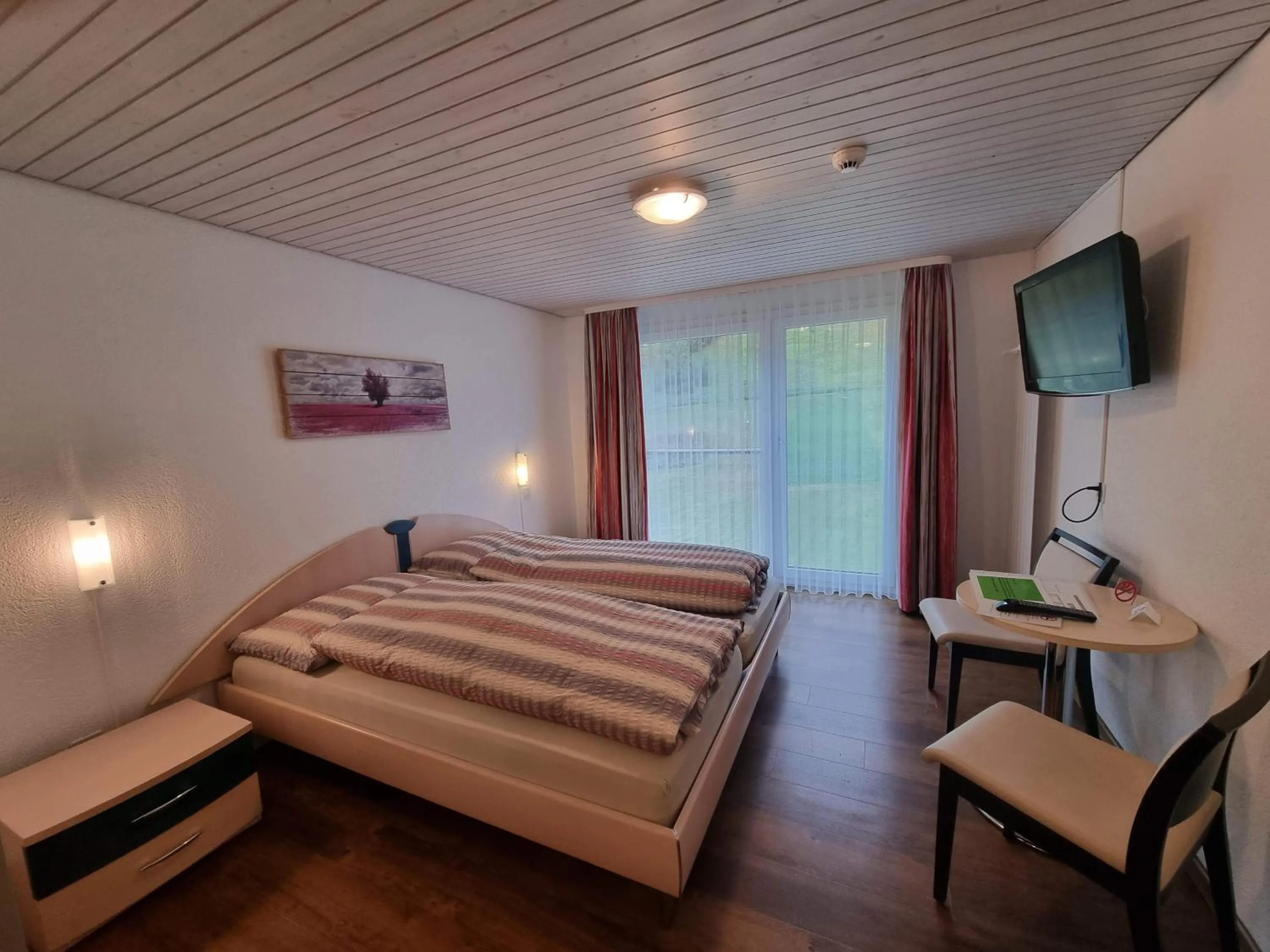 Photo of the whole room, Bed in Hotel Astoria