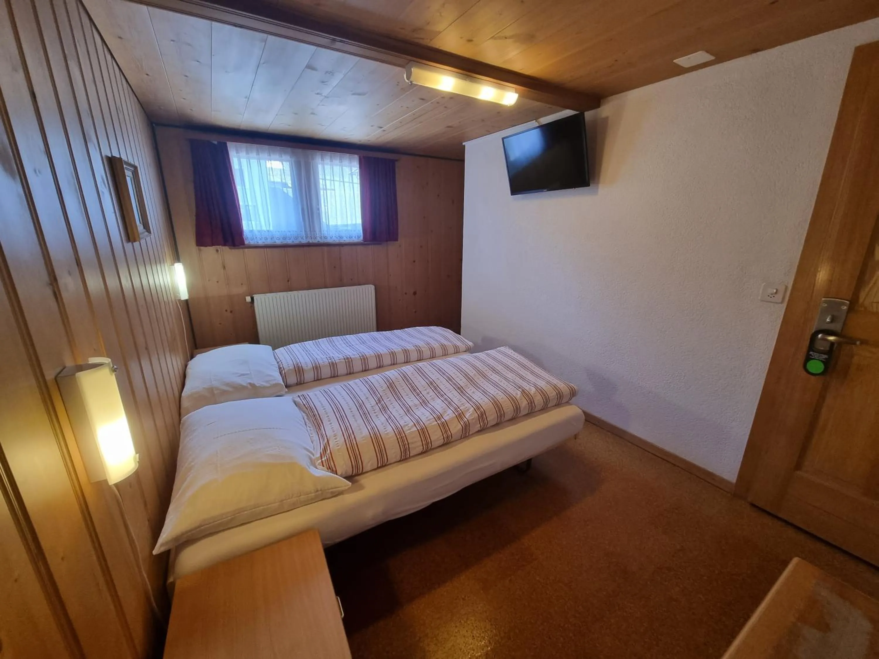 Photo of the whole room, Bed in Hotel Astoria