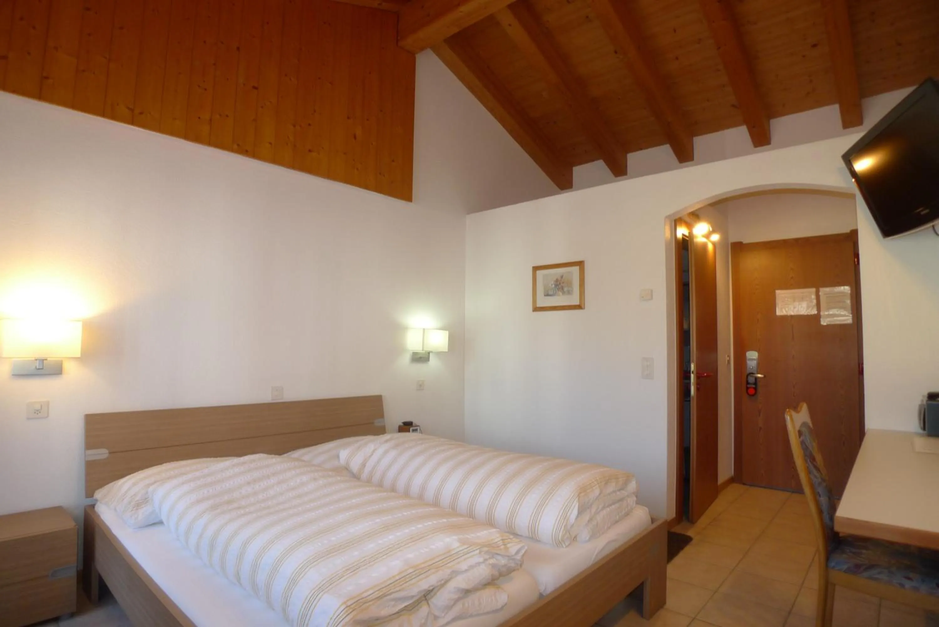 Photo of the whole room, Bed in Hotel Astoria