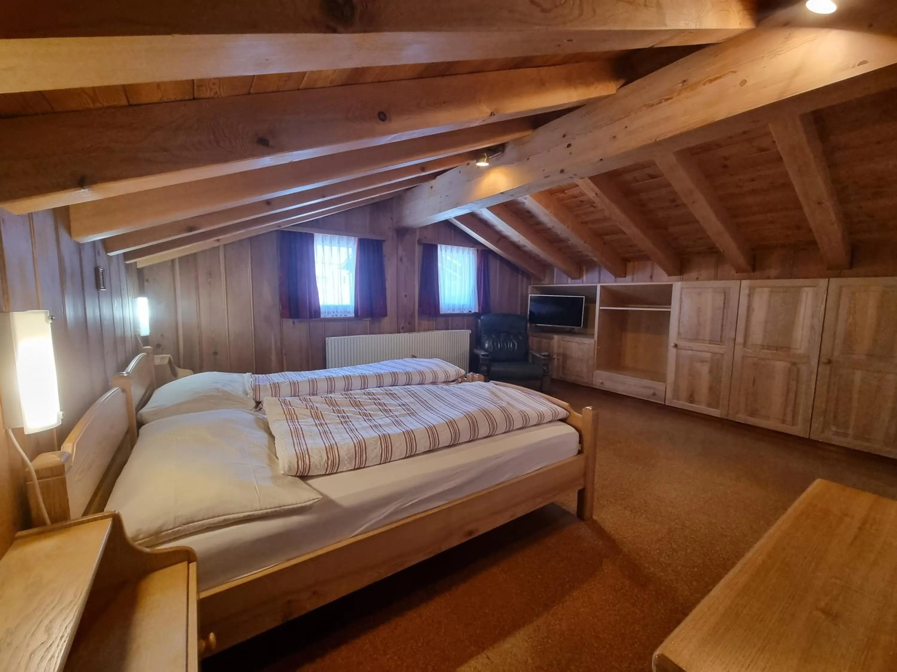 Photo of the whole room, Bed in Hotel Astoria