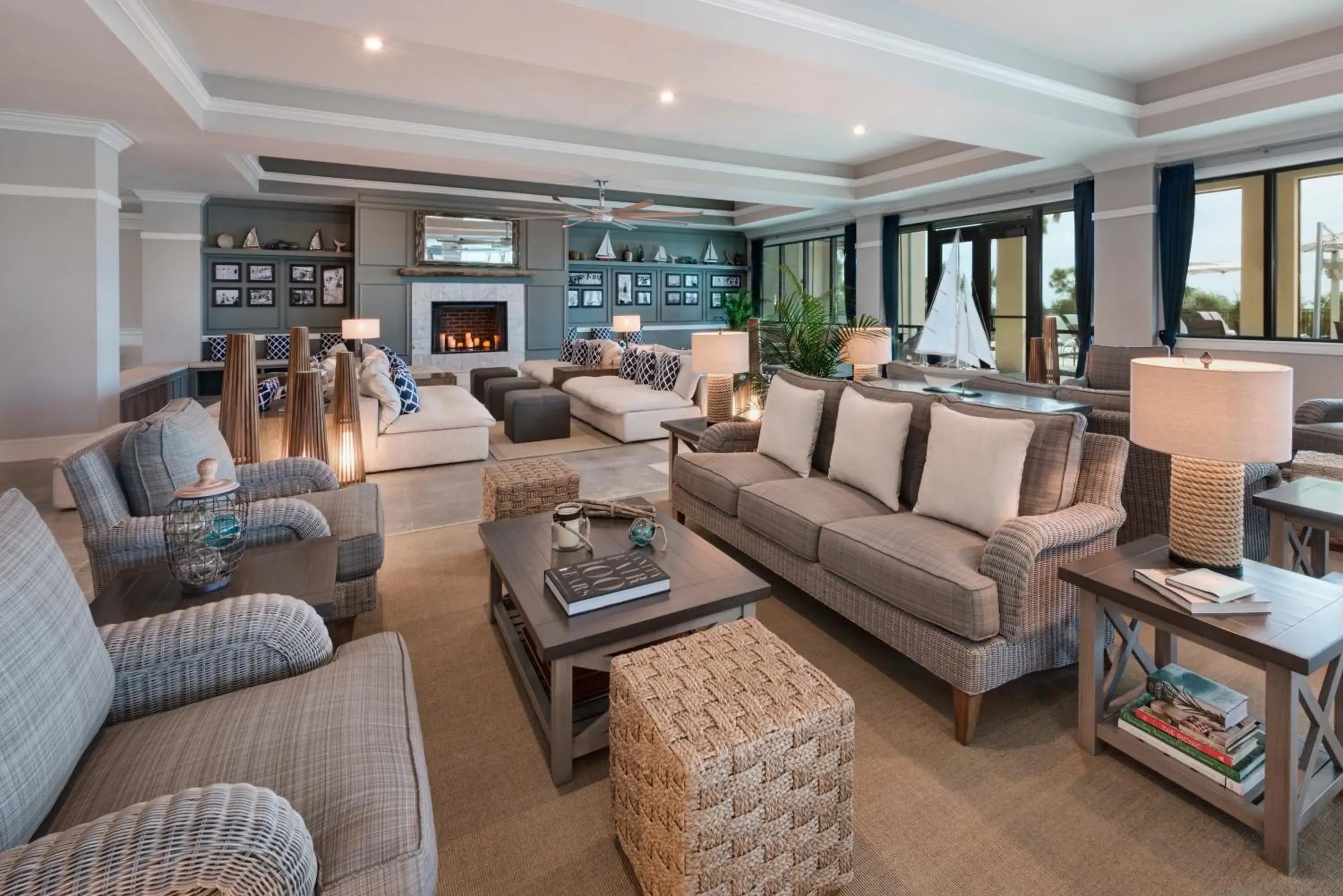 Lounge or bar in Jekyll Ocean Club Resort Lounge or bar in Jekyll Ocean Club Resort