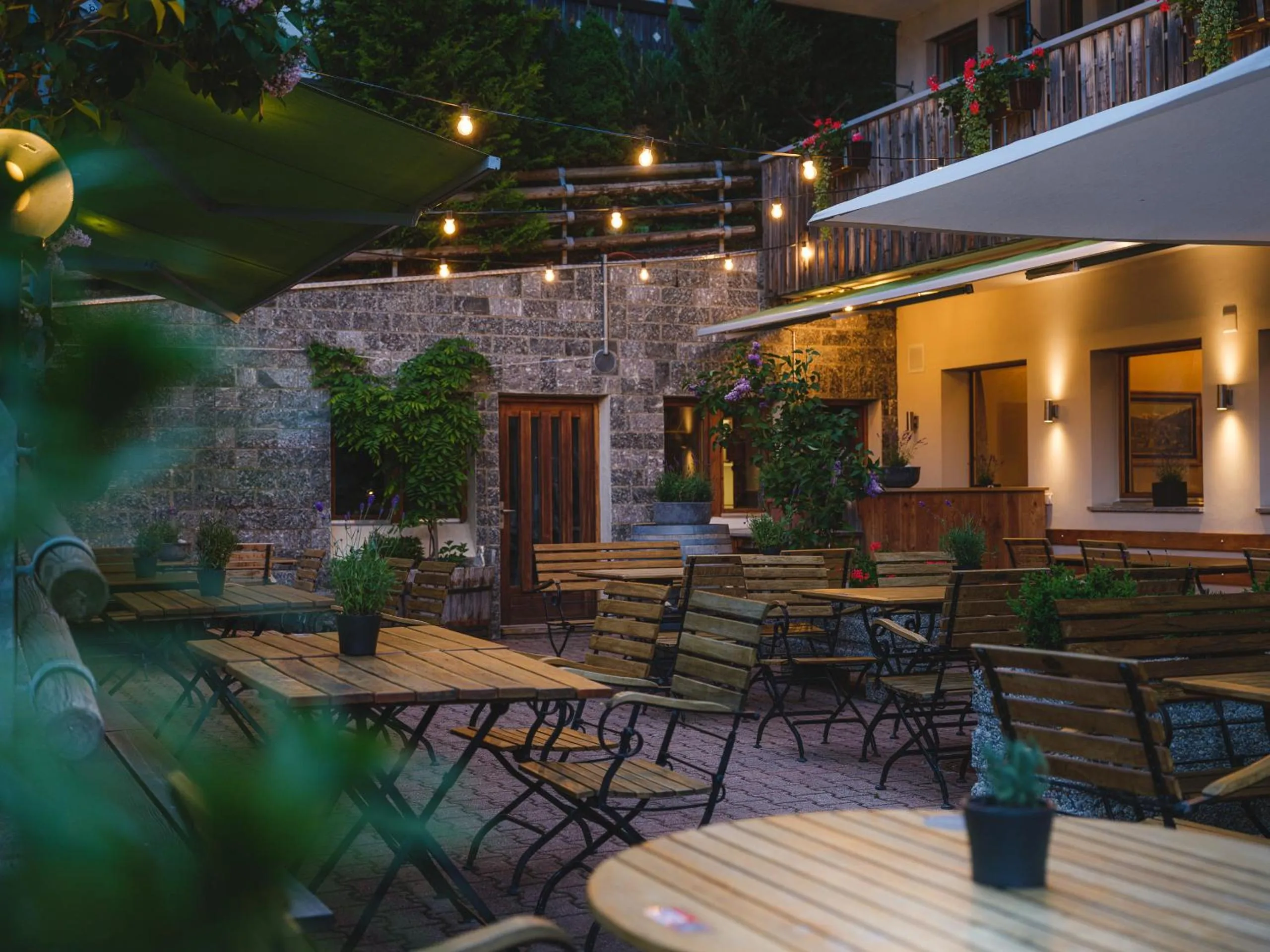 Restaurant/places to eat in Hotel Landhaus