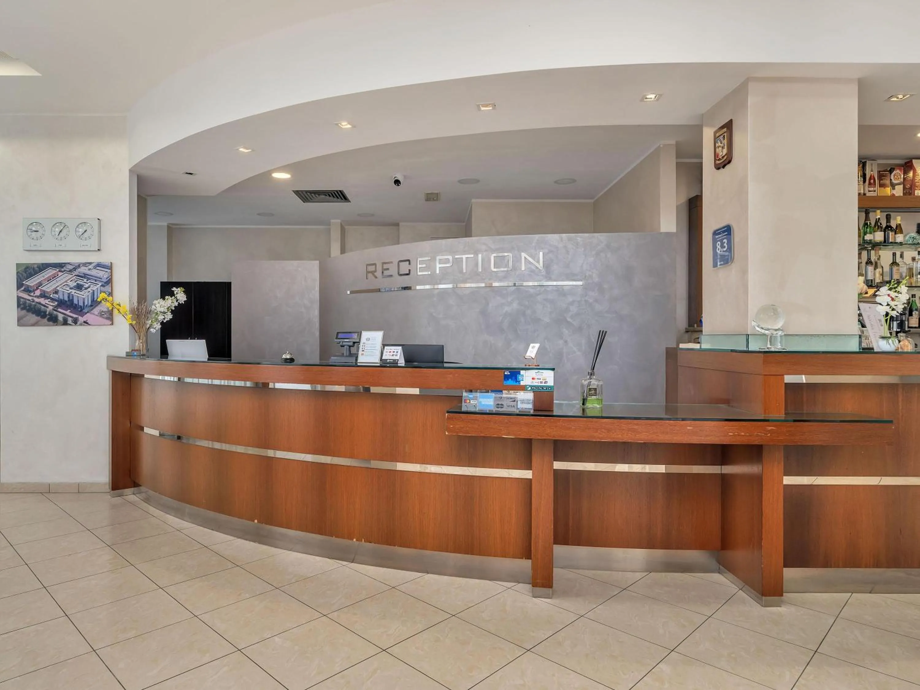 Lobby or reception in B&B HOTEL Park Hotel Cassano