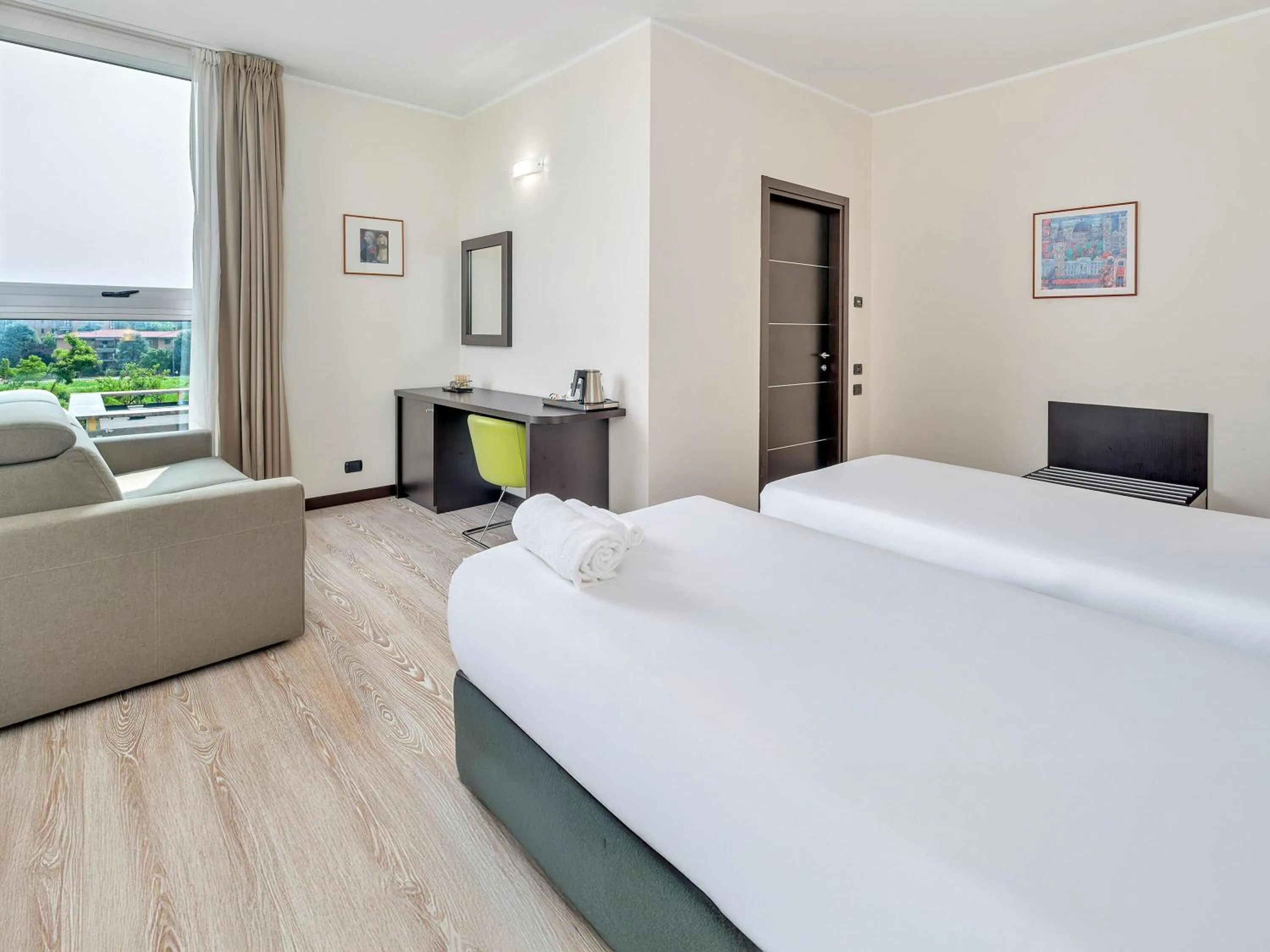 Photo of the whole room, Bed in B&B HOTEL Park Hotel Cassano