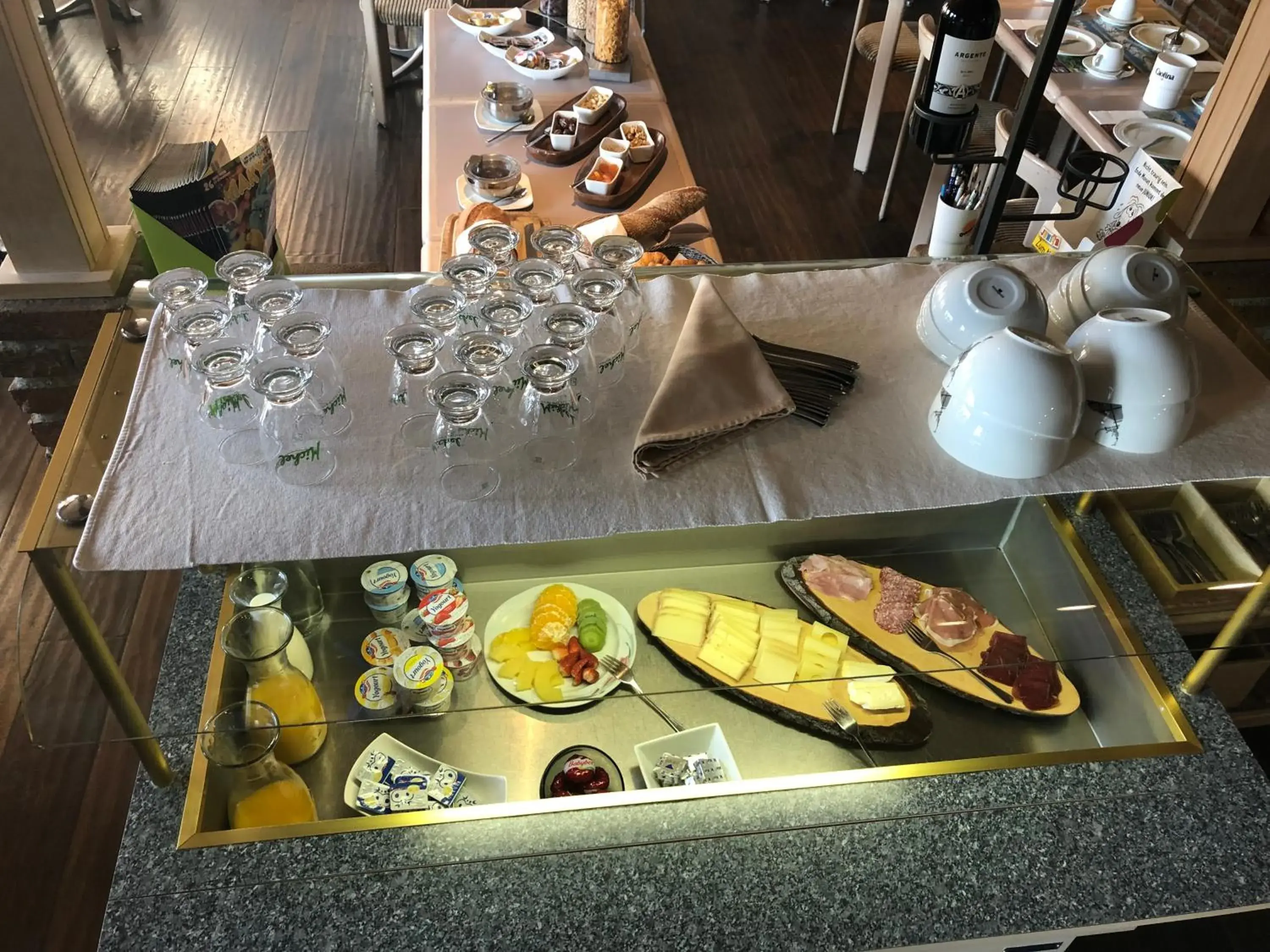 Family Room (2 Adults + 2 Children) in Hotel Le Postillion Family Room (2 Adults + 2 Children) in Hotel Le Postillion