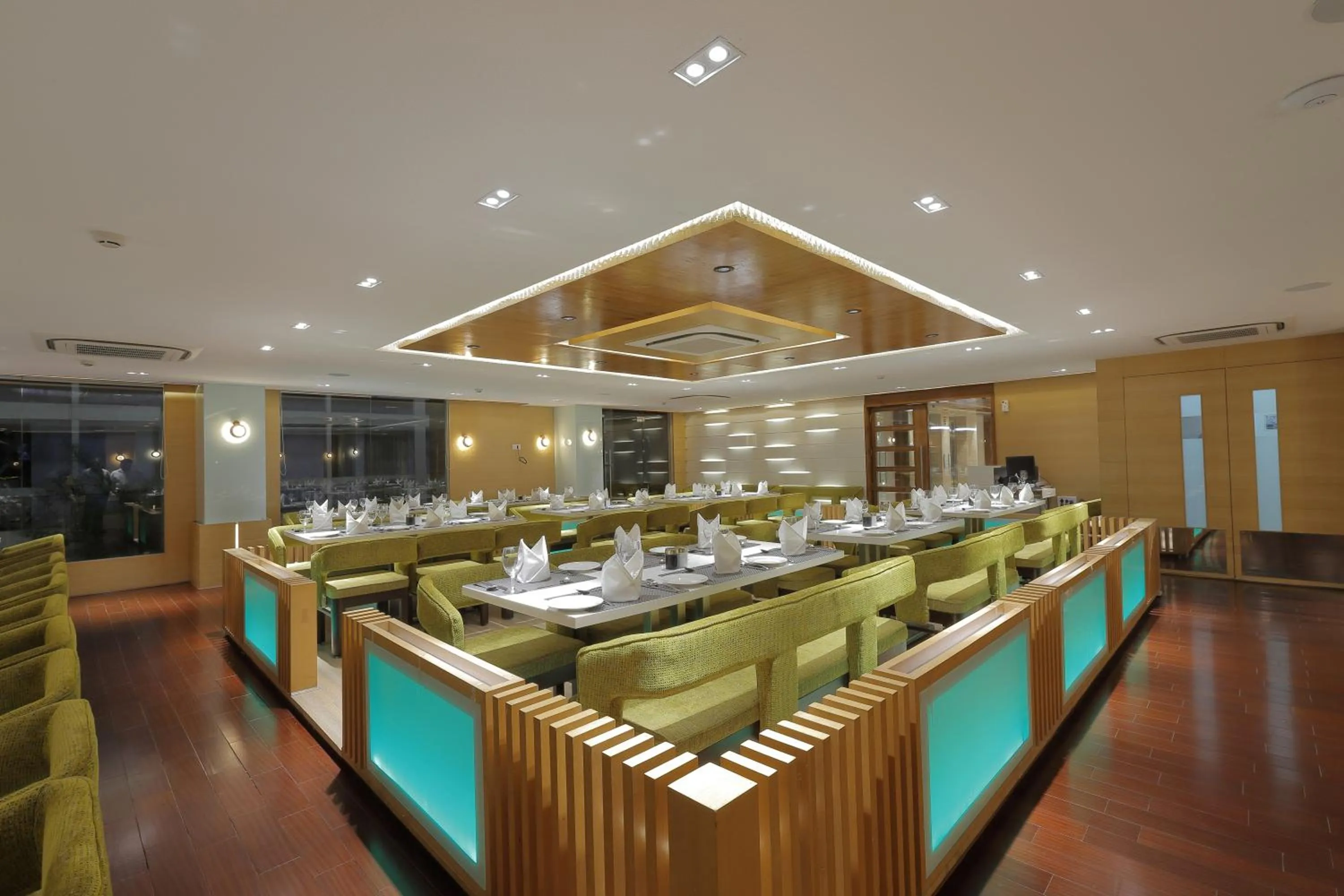 Restaurant/Places to Eat in Hotel Silver Heights