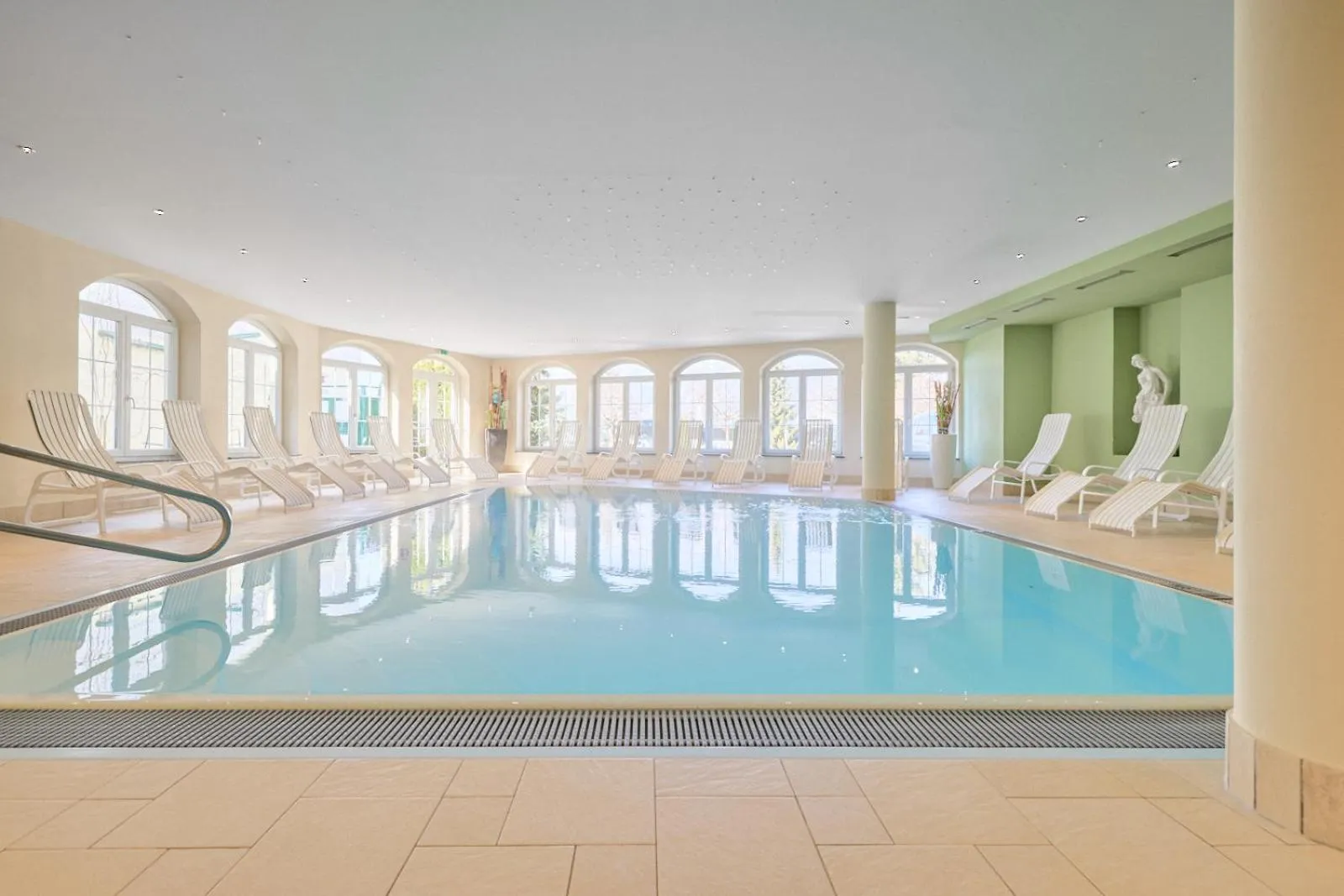 Swimming pool in Das Schlössl