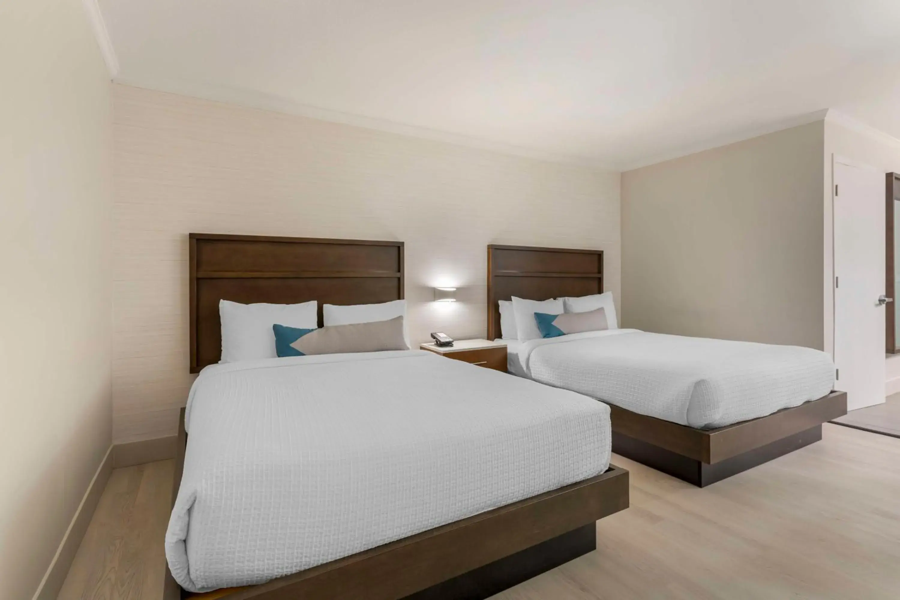 Bedroom, Bed in Best Western Plus All Suites Inn Bedroom, Bed in Best Western Plus All Suites Inn