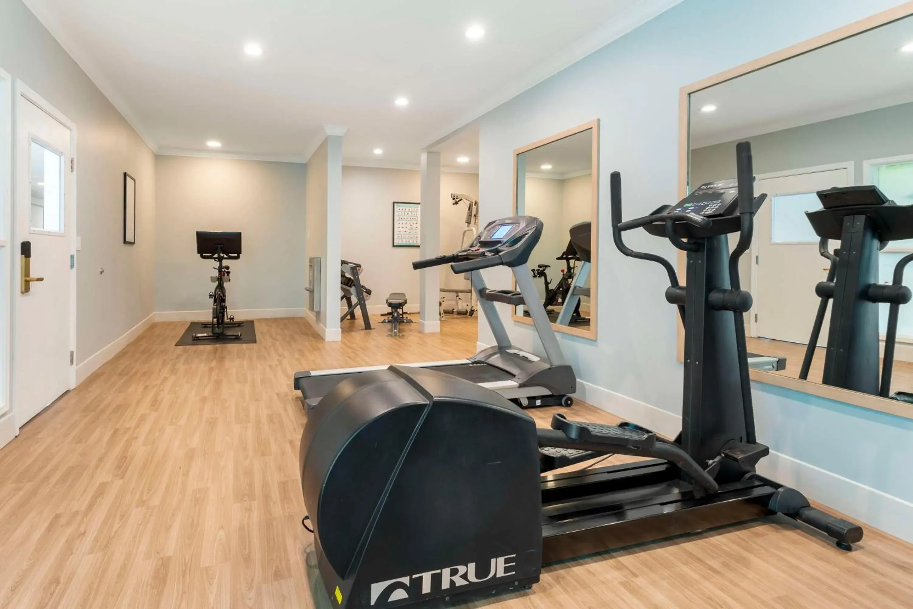 Fitness centre/facilities in Best Western Plus All Suites Inn Fitness centre/facilities in Best Western Plus All Suites Inn