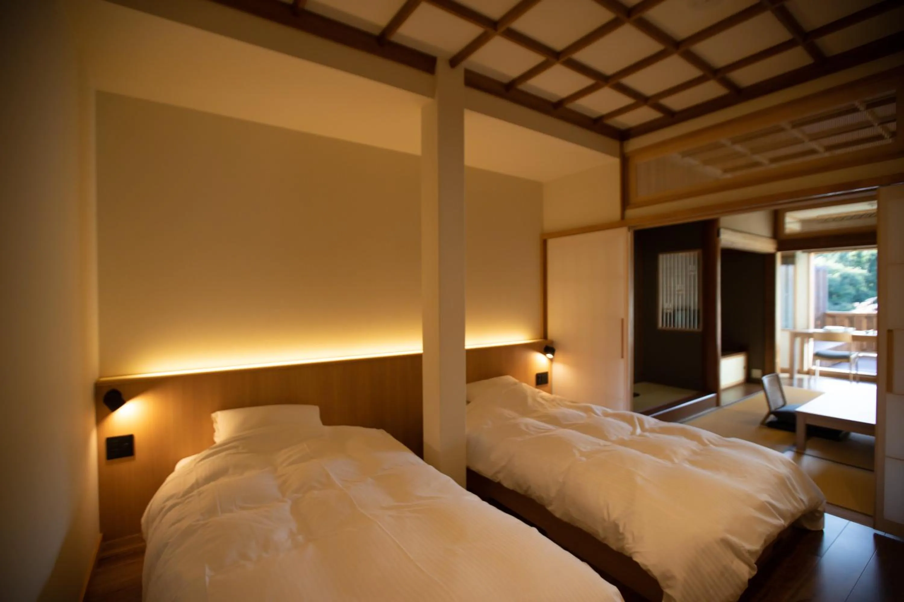 Bedroom, Bed in Chigira Jinsentei