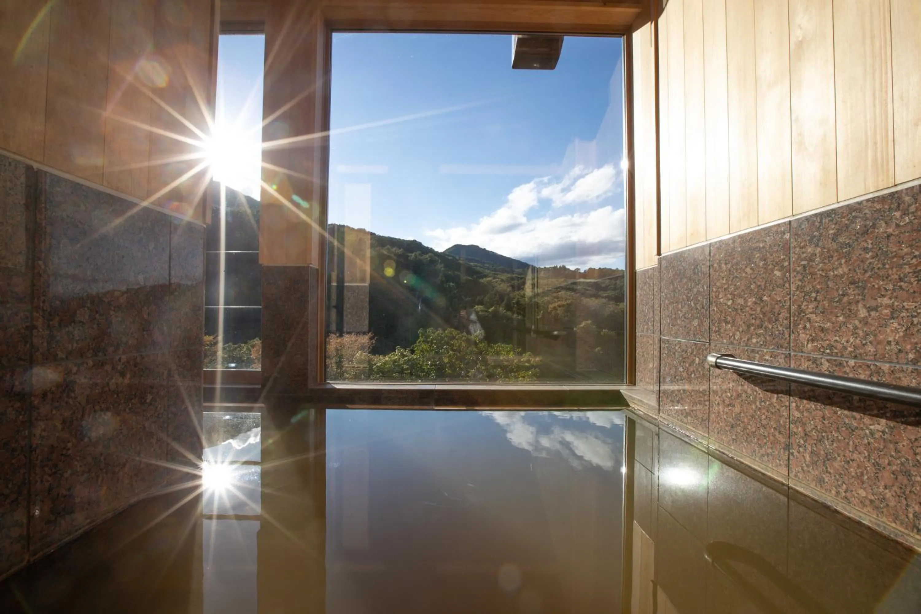 Hot Spring Bath in Chigira Jinsentei