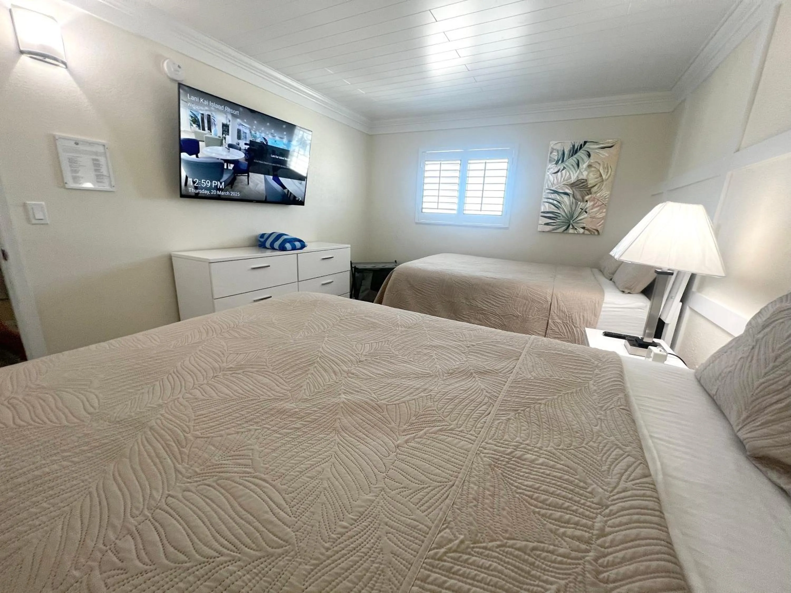 TV and multimedia, Bed in Lani Kai Island Resort