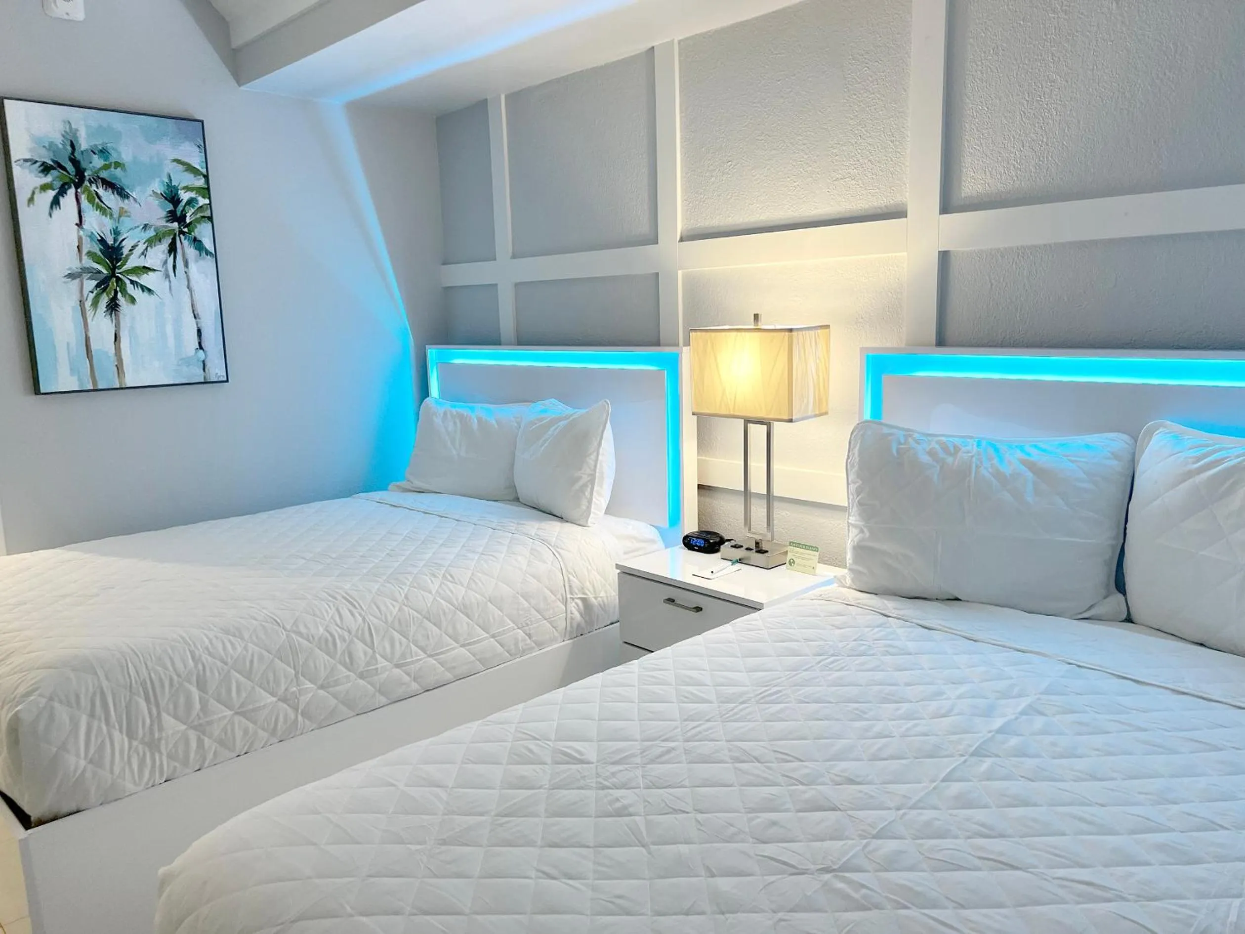 Bed in Lani Kai Island Resort