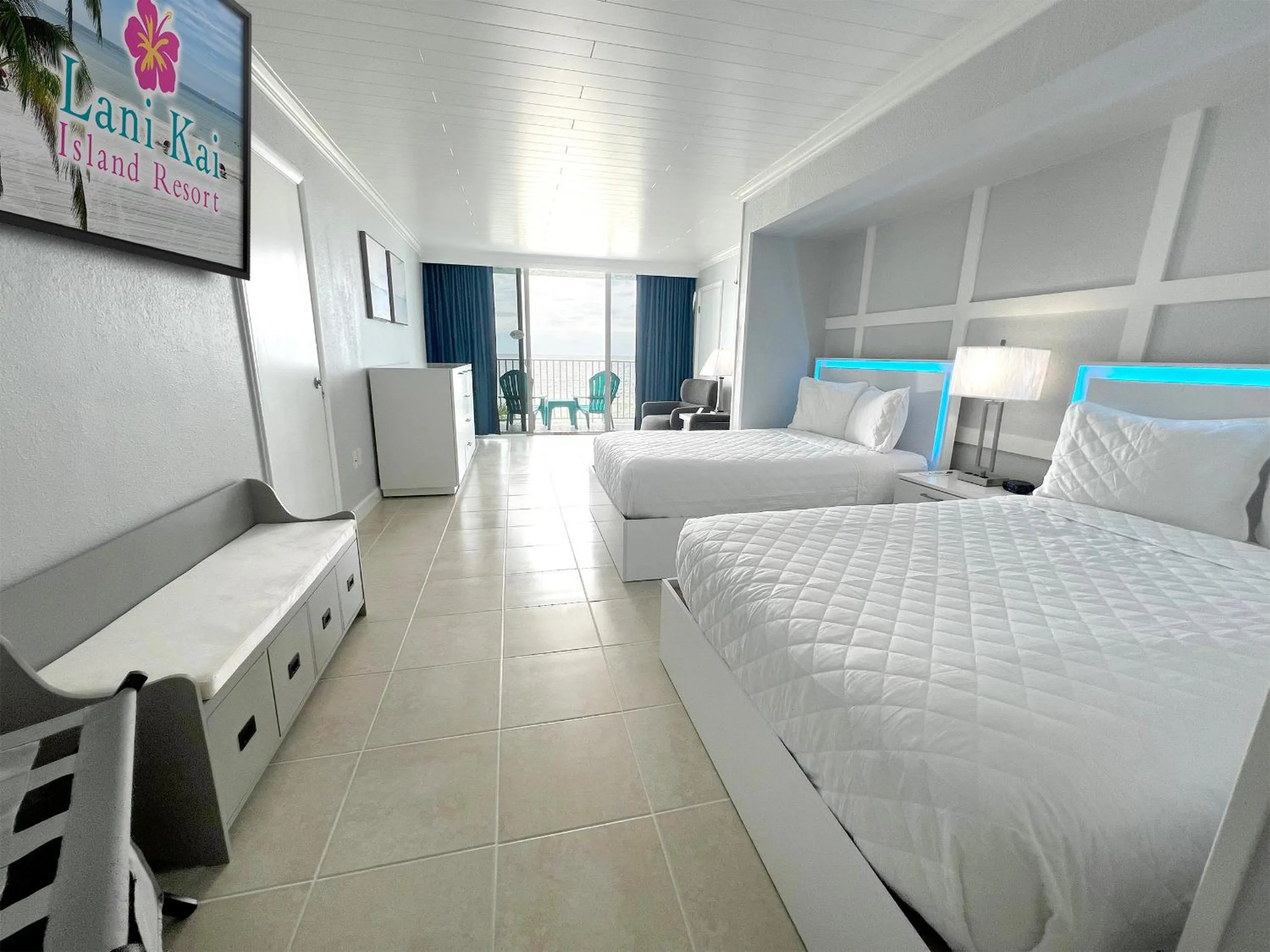 Bed in Lani Kai Island Resort