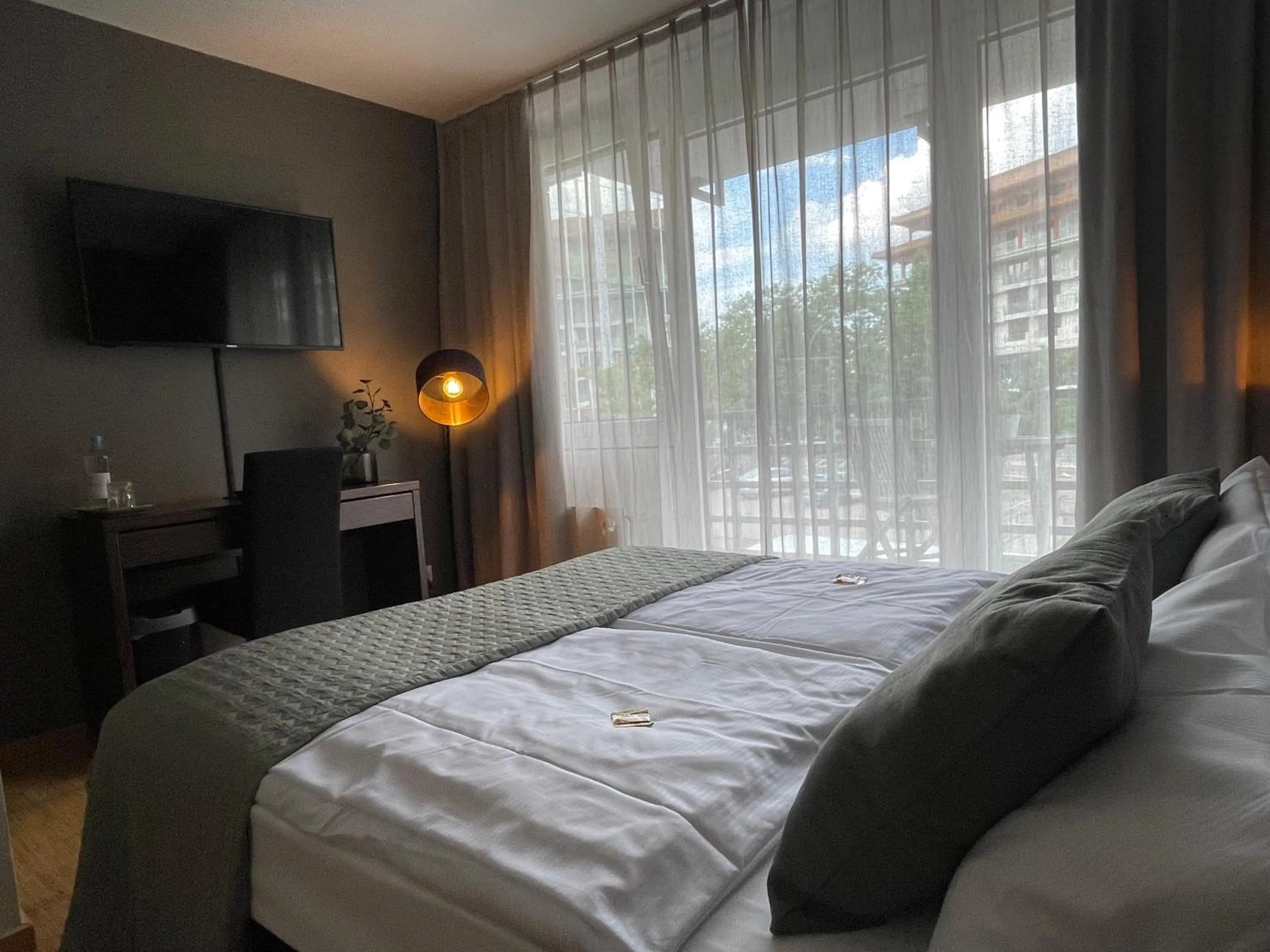 Bed in Paragon Apartments