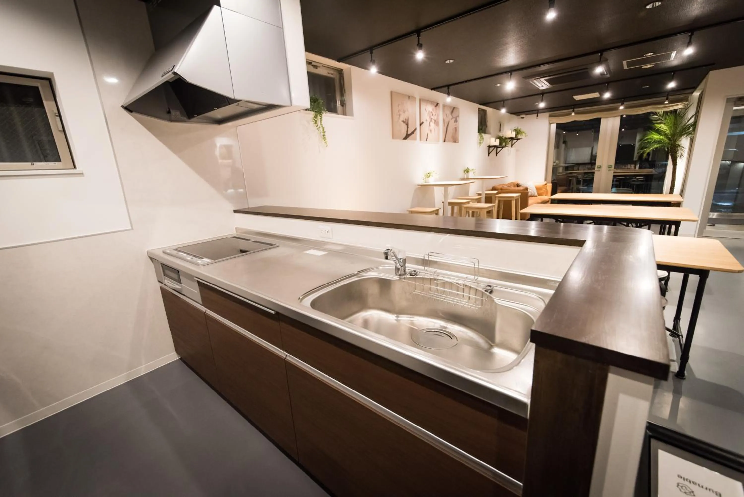 Kitchen or kitchenette in KIZUNA HOTEL Gojo Kiyomizu-dera Kamogawa