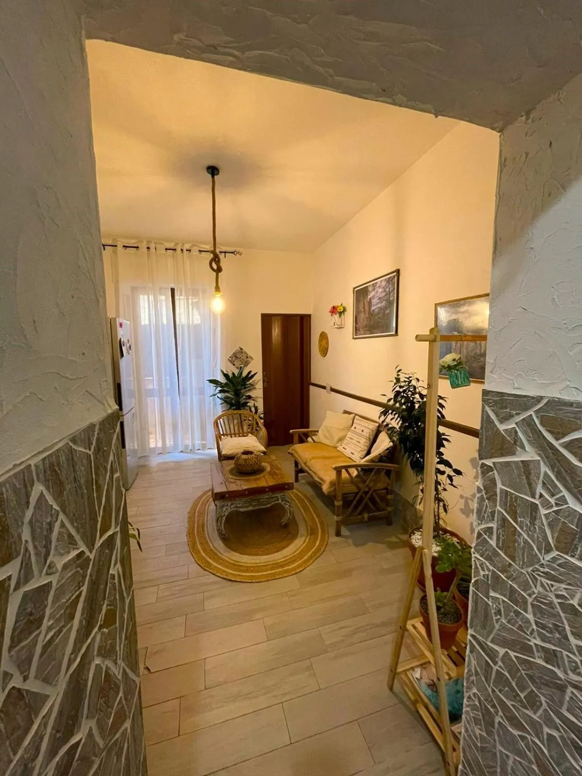 Communal lounge/ TV room in Khorakhanè