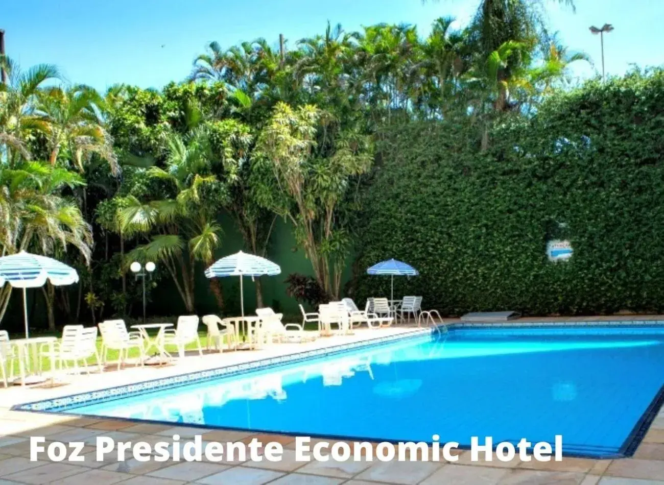 Property building in Foz Presidente Economic Hotel Property building in Foz Presidente Economic Hotel