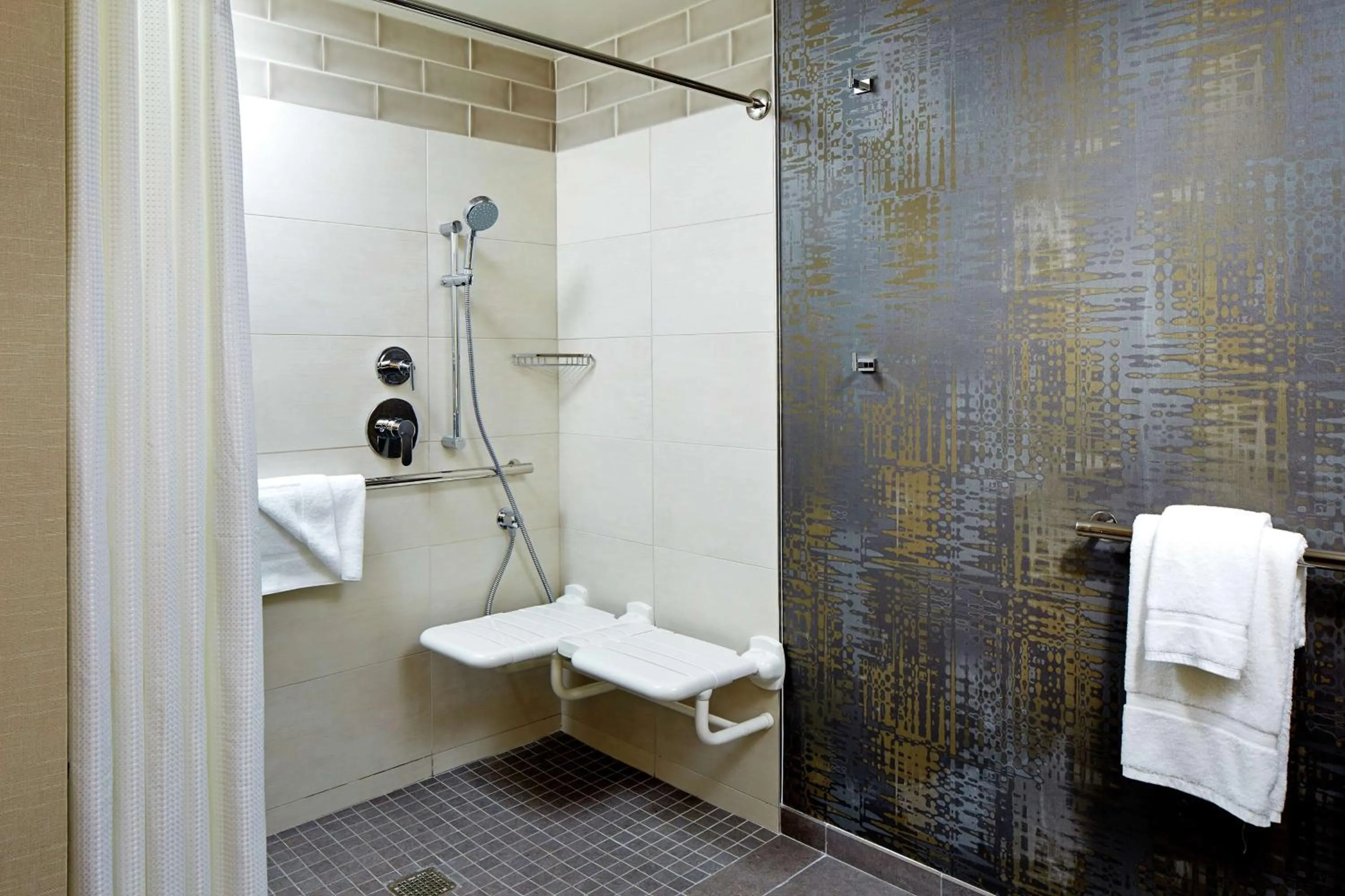 Bathroom in Hilton Garden Inn San Diego Old Town/Sea World Area