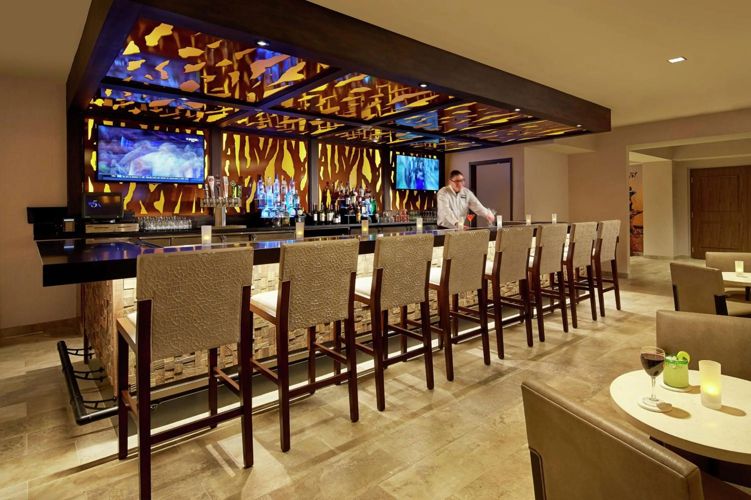 Lounge or bar in Hilton Garden Inn San Diego Old Town/Sea World Area