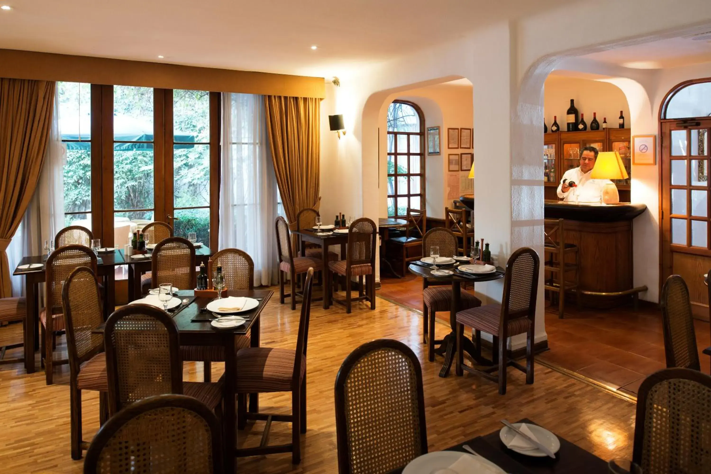 Restaurant/places to eat in Hotel Presidente Restaurant/places to eat in Hotel Presidente