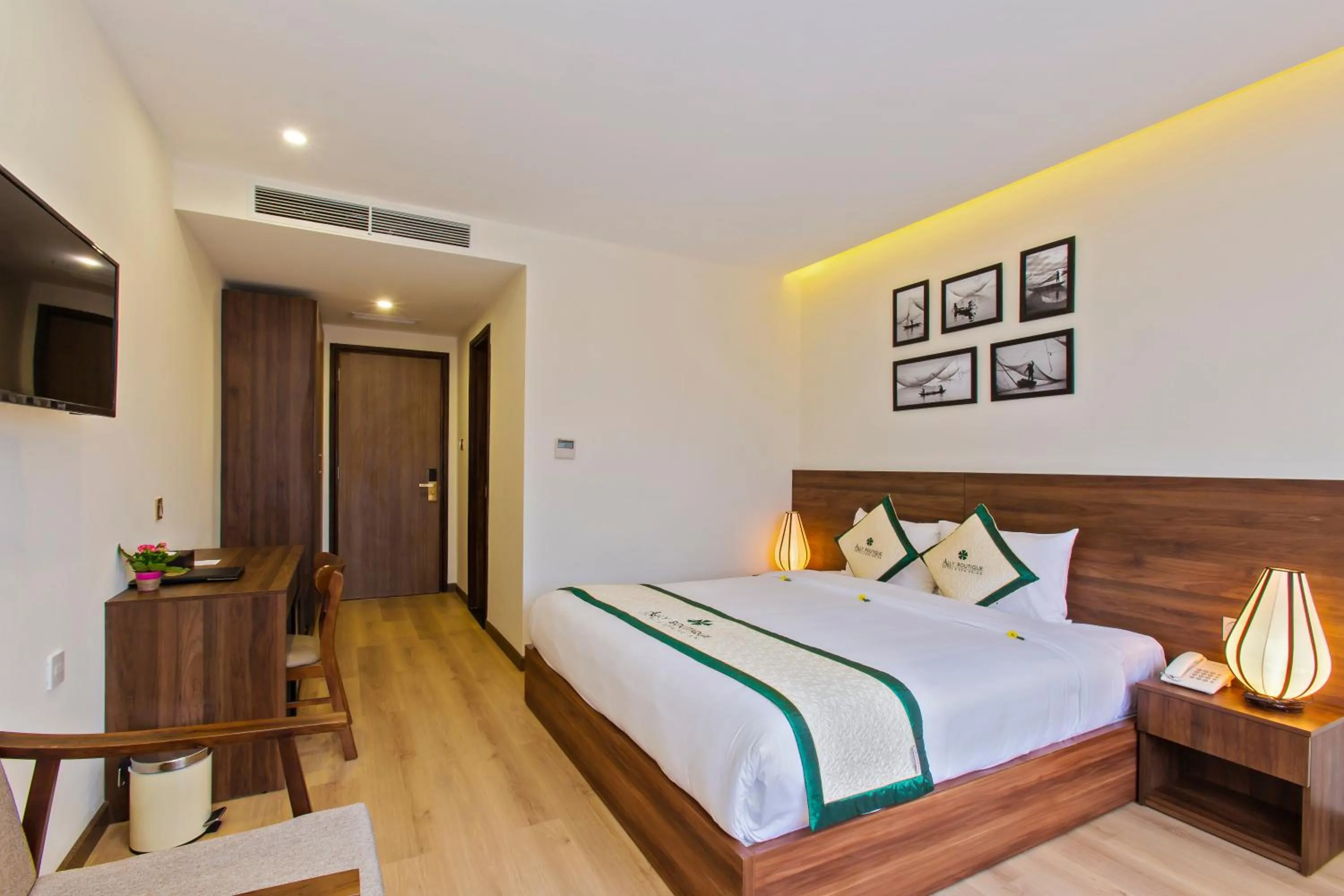 Bed in Ally Beach Boutique Hotel Hoian