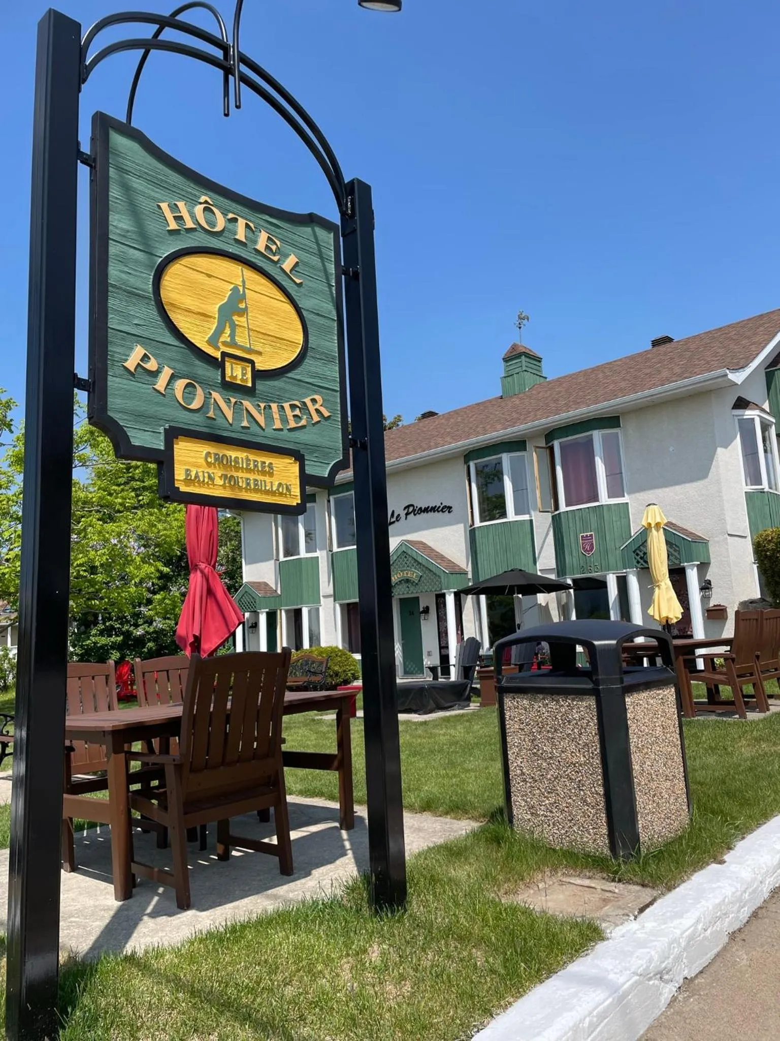 Hotel Le Pionnier