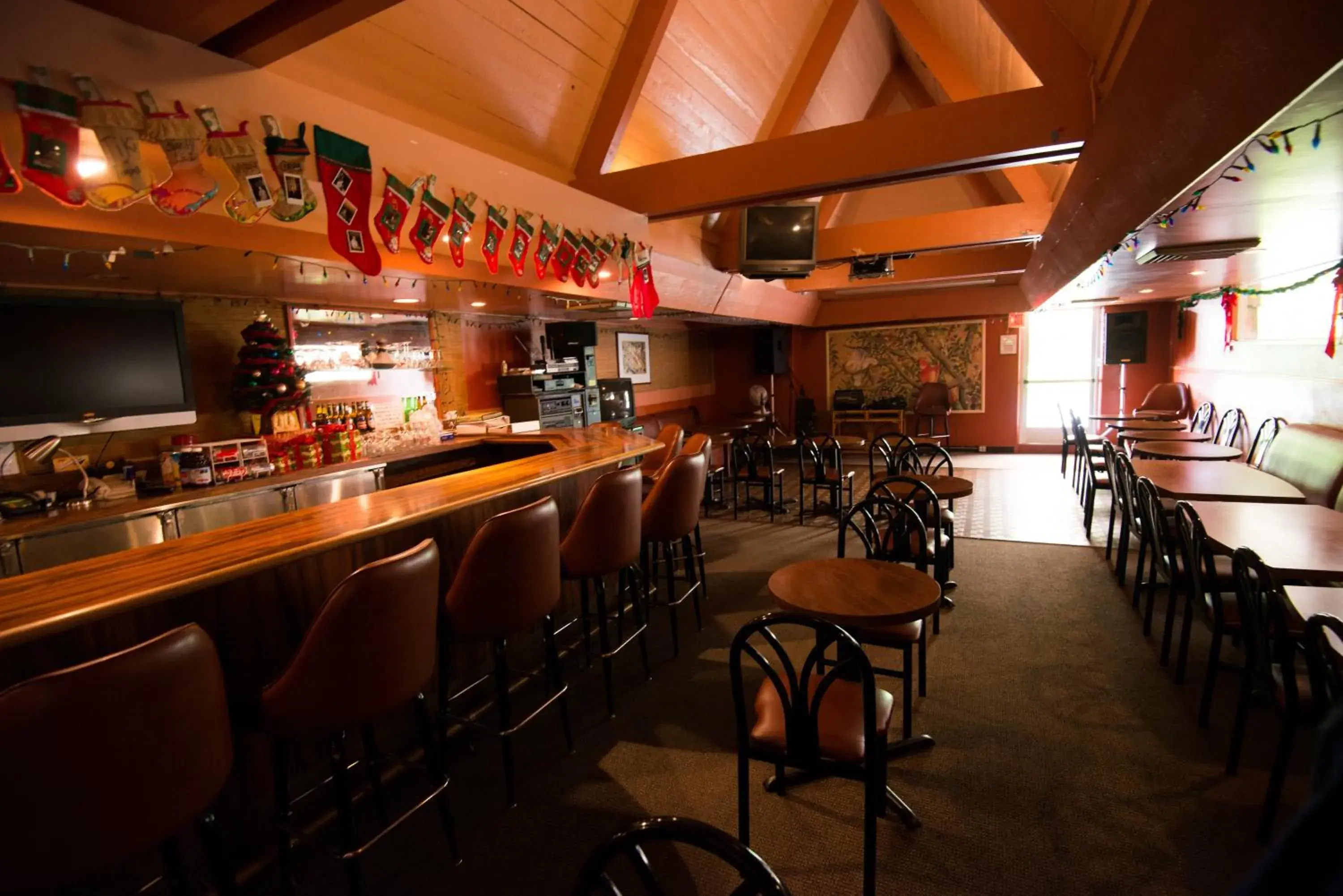 Restaurant/places to eat in Pacific Marina Inn Airport Restaurant/places to eat in Pacific Marina Inn Airport