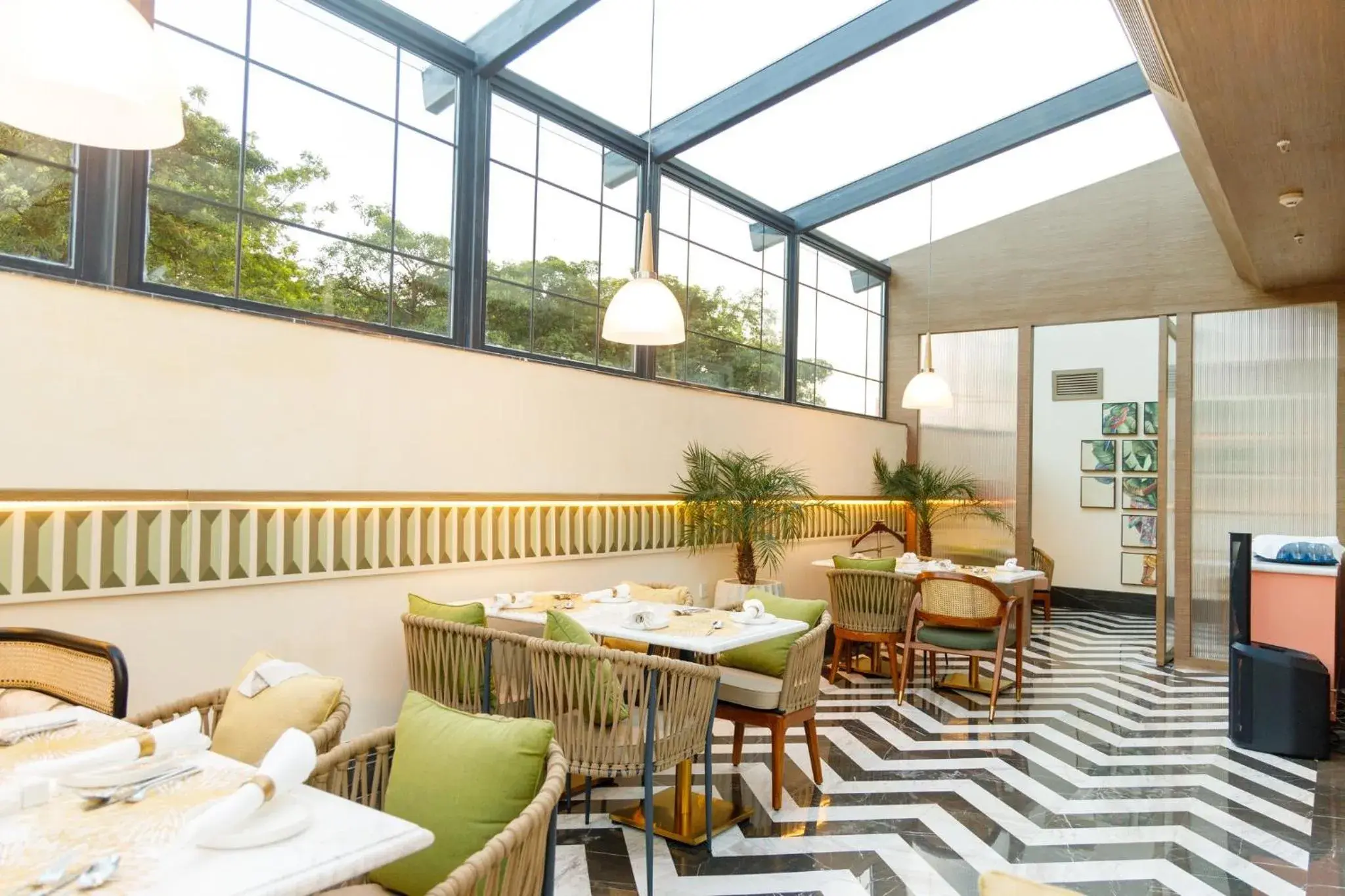 Restaurant/places to eat in Crowne Plaza Today Gurugram by IHG Restaurant/places to eat in Crowne Plaza Today Gurugram by IHG