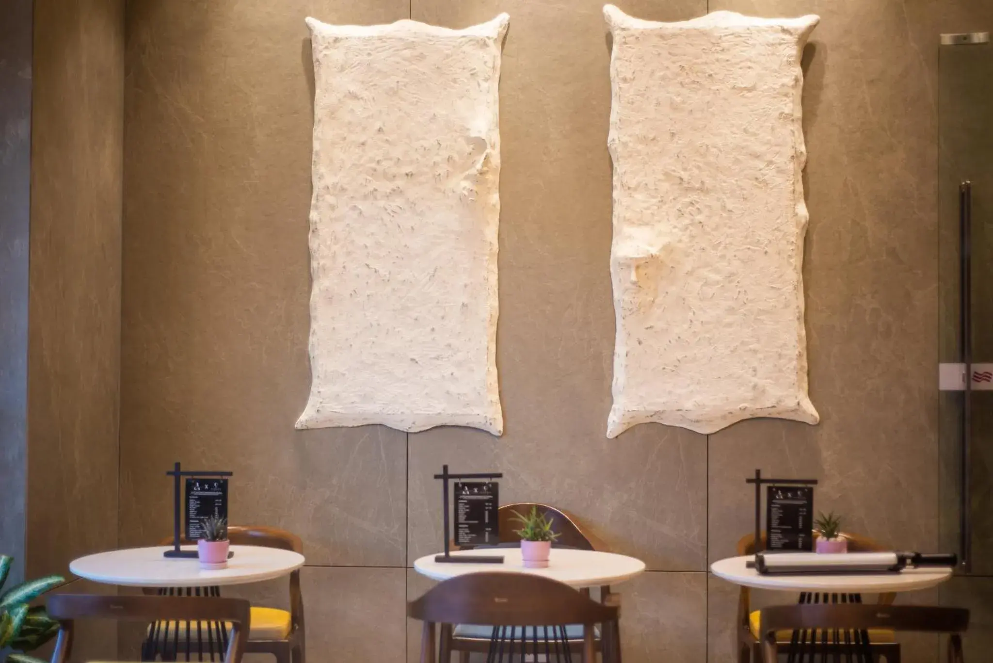 Restaurant/places to eat in Crowne Plaza Today Gurugram by IHG Restaurant/places to eat in Crowne Plaza Today Gurugram by IHG