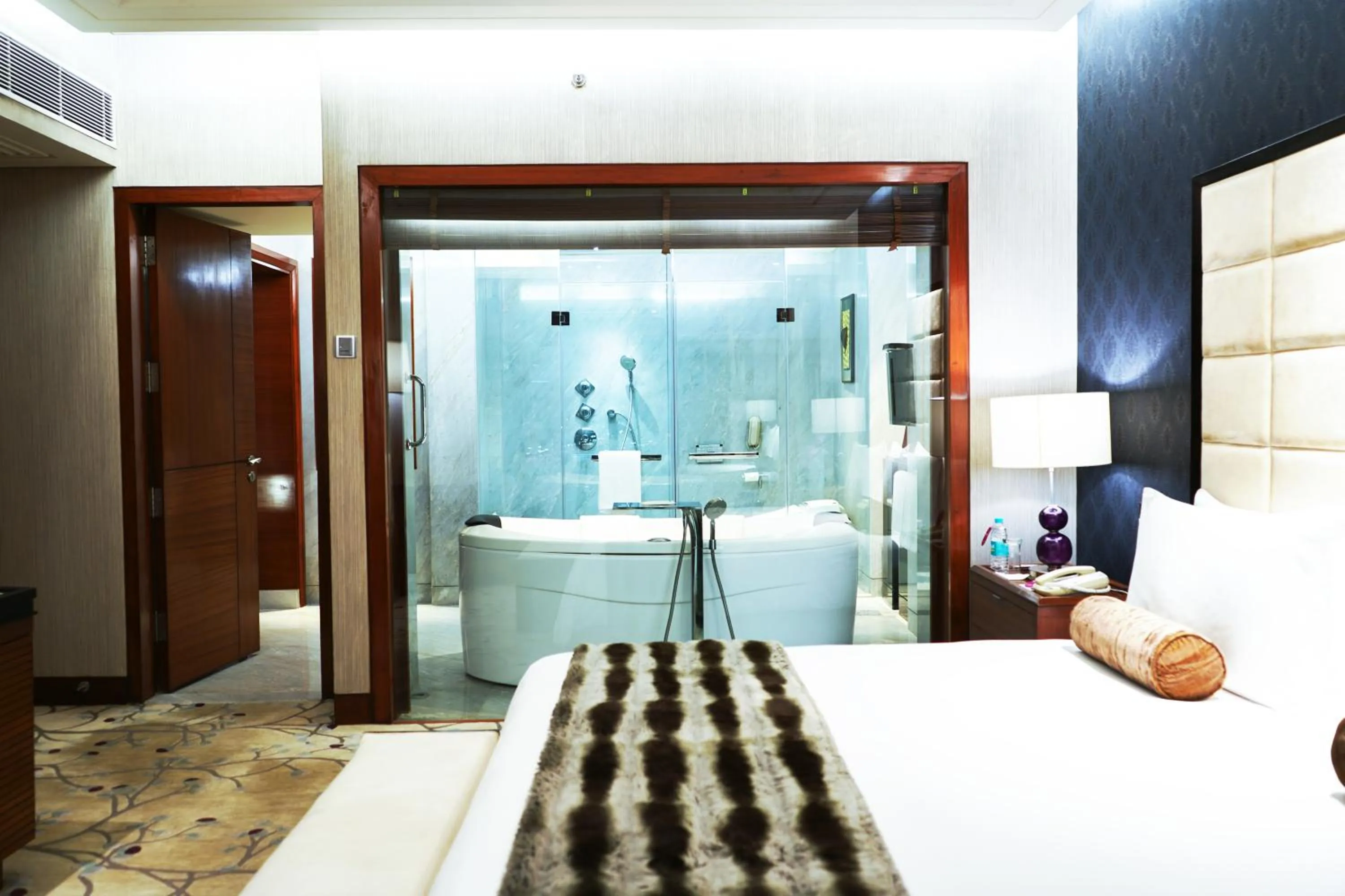 Bathroom in Crowne Plaza Today Gurugram by IHG