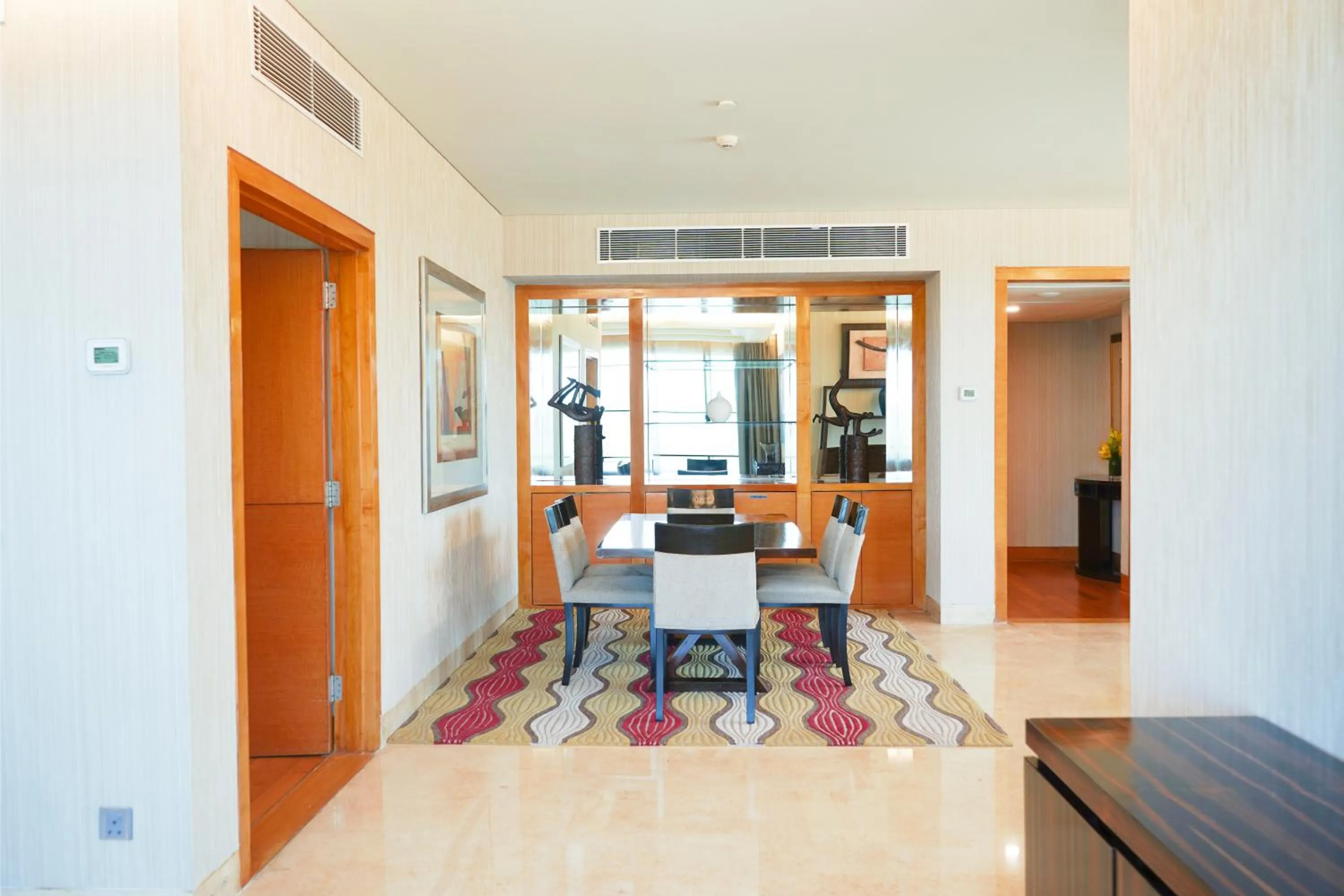 Dining area in Crowne Plaza Today Gurugram by IHG