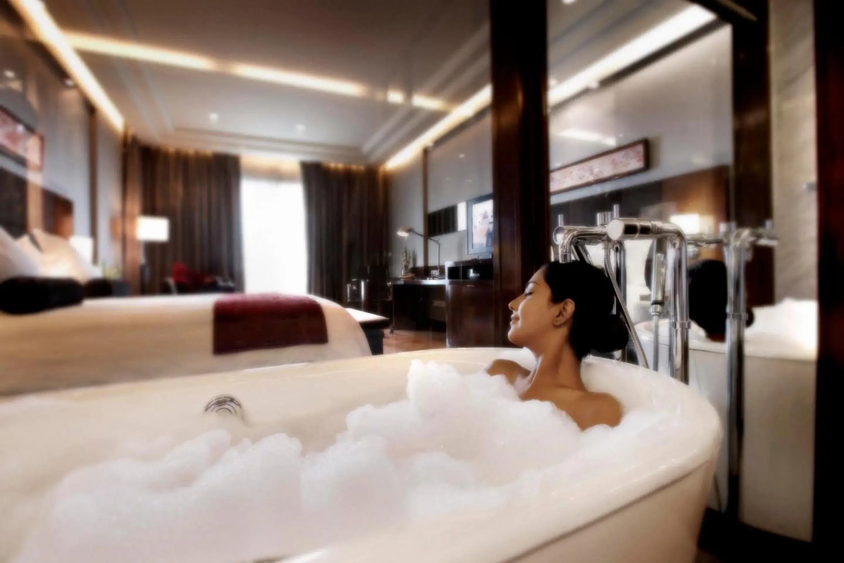 Bathroom in Crowne Plaza Today Gurugram by IHG Bathroom in Crowne Plaza Today Gurugram by IHG